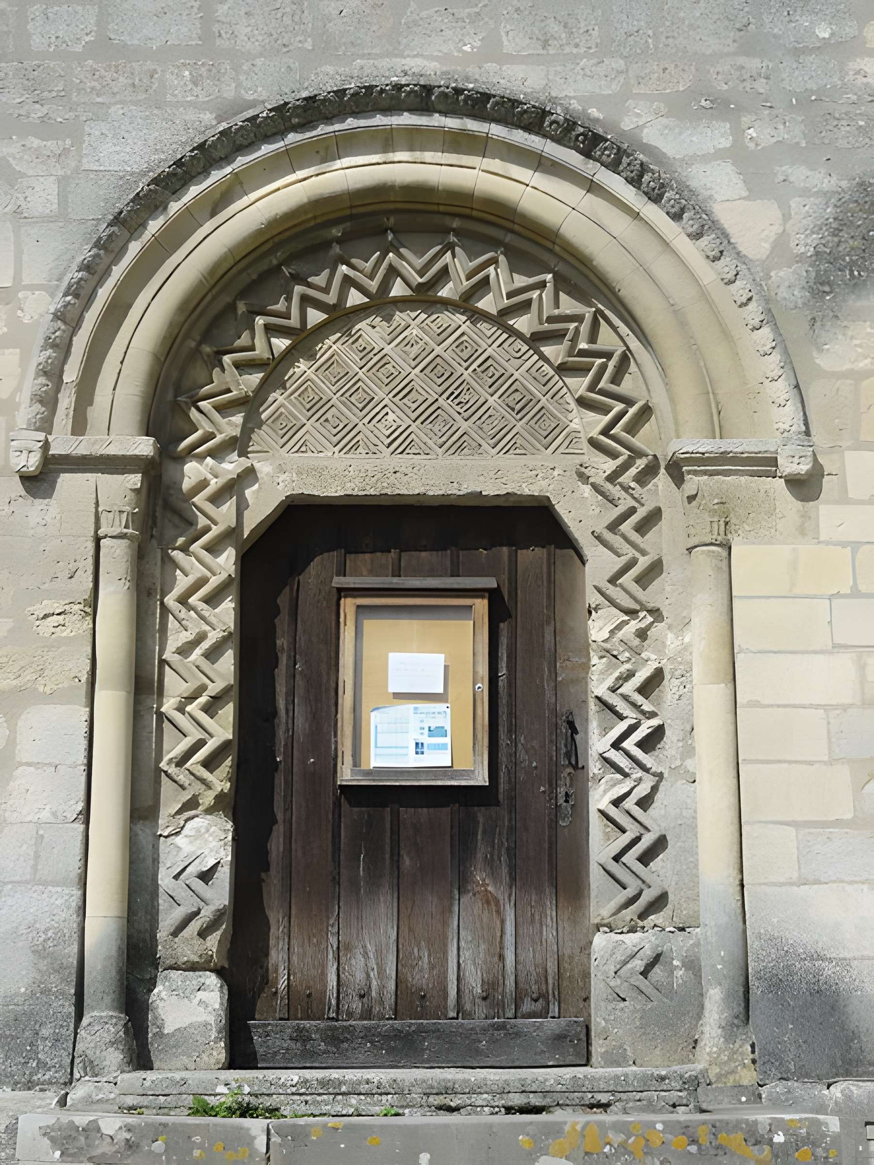 Église Saint-Pierre-aux-Liens-et-Saint-Étienne de Brignancourt