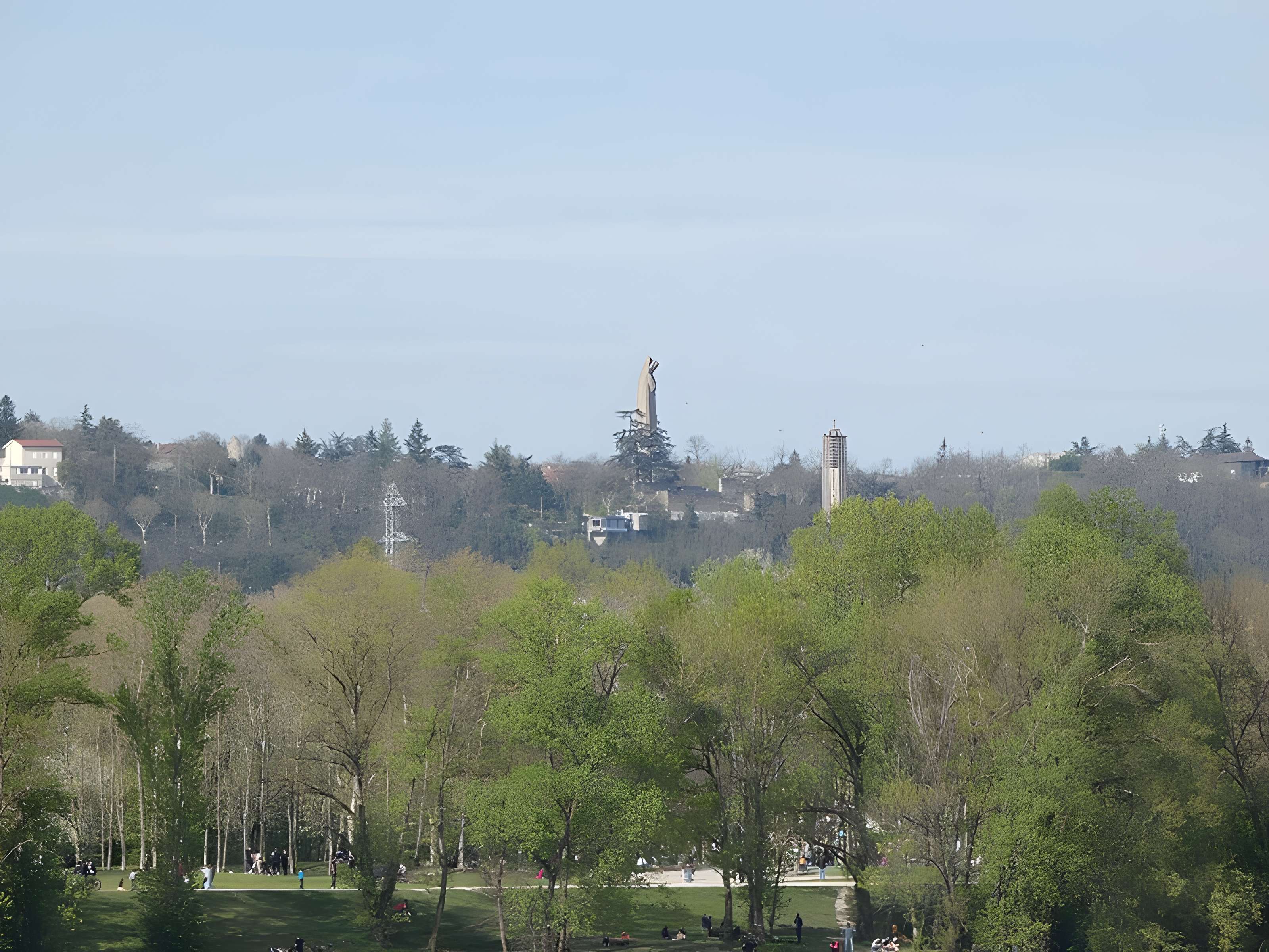 Carillon du Mas Rillier à Miribel