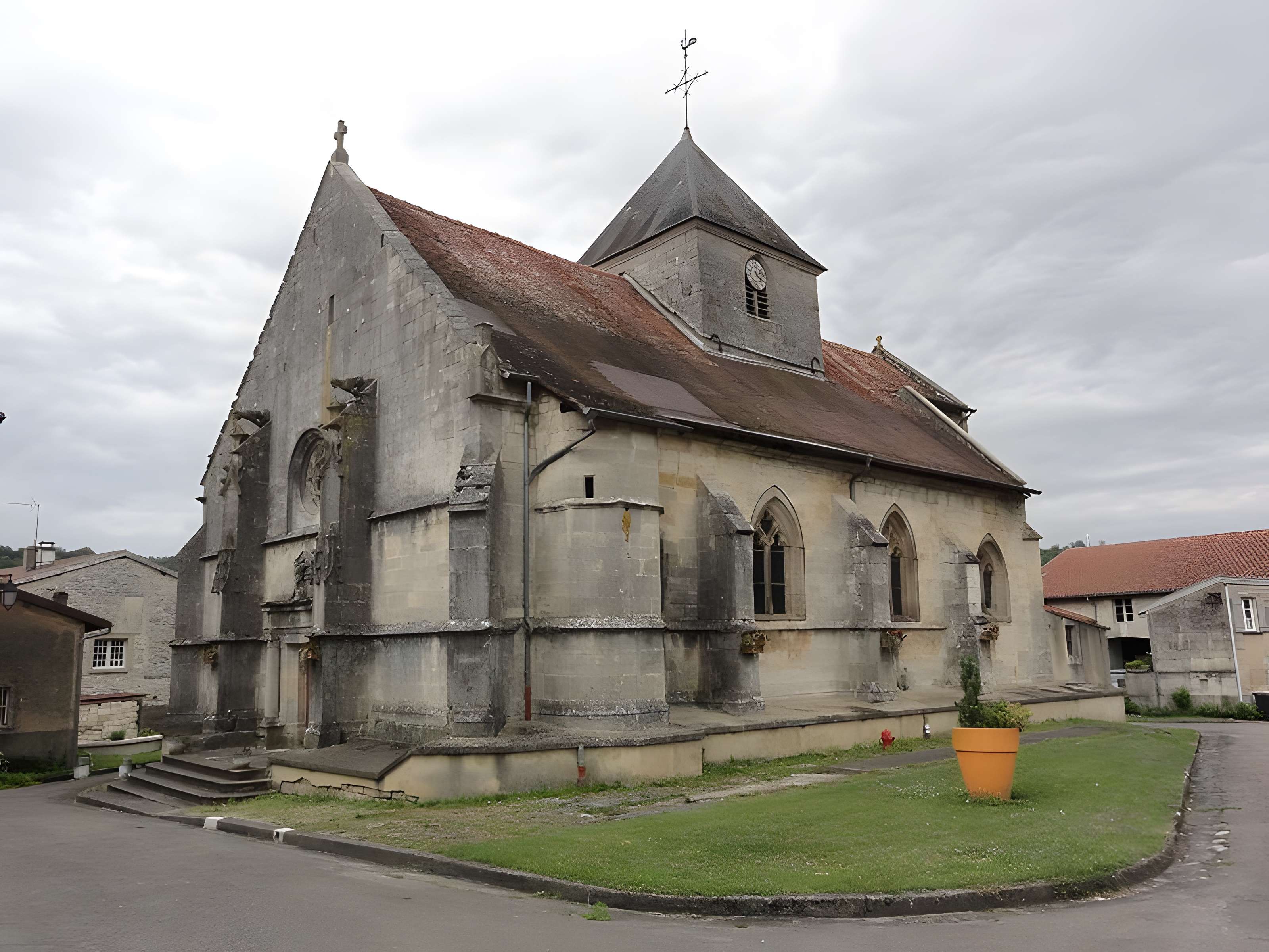 Église Saint-Pierre-ès-Liens de Bazincourt-sur-Saulx