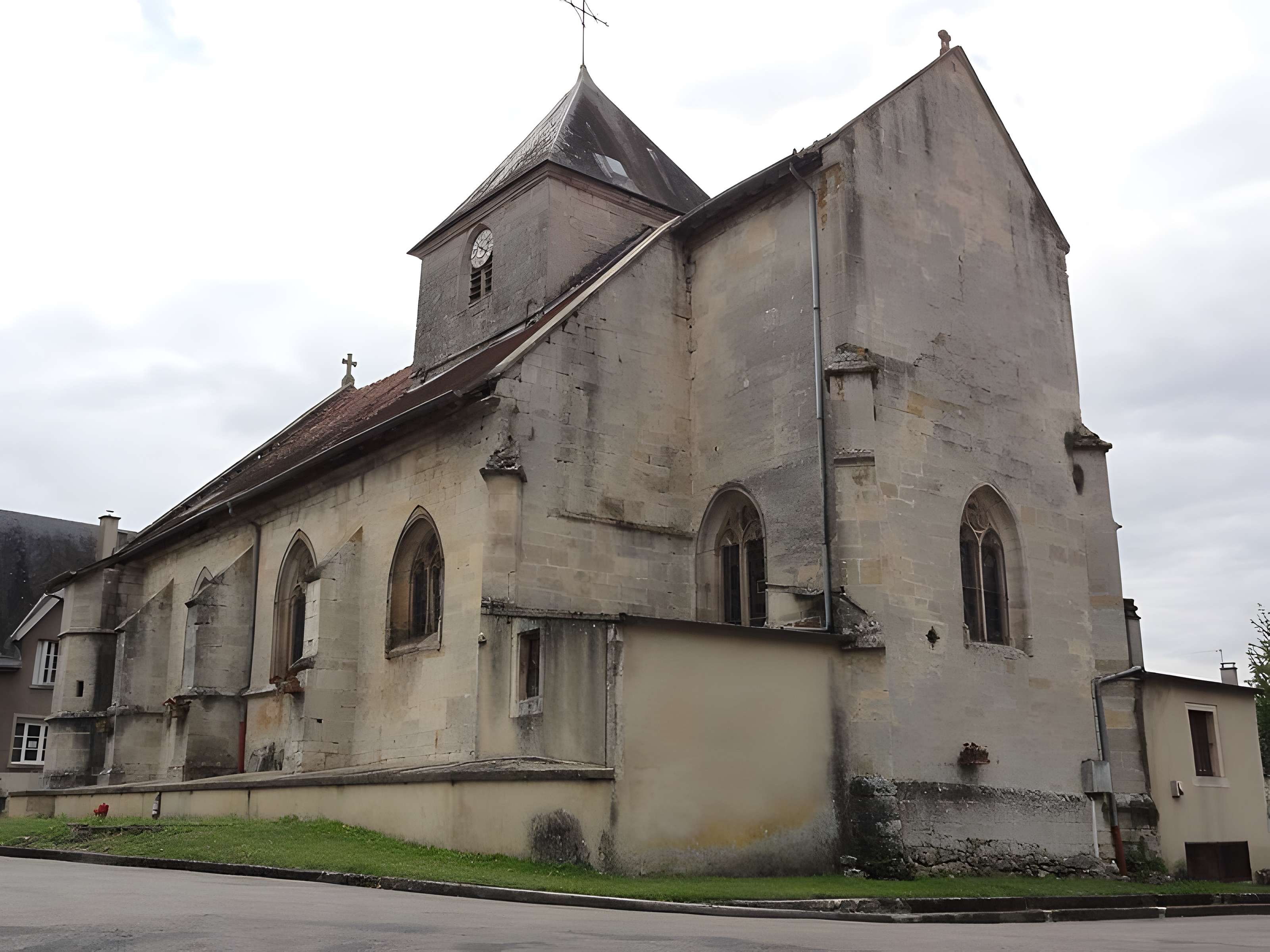 Église Saint-Pierre-ès-Liens de Bazincourt-sur-Saulx