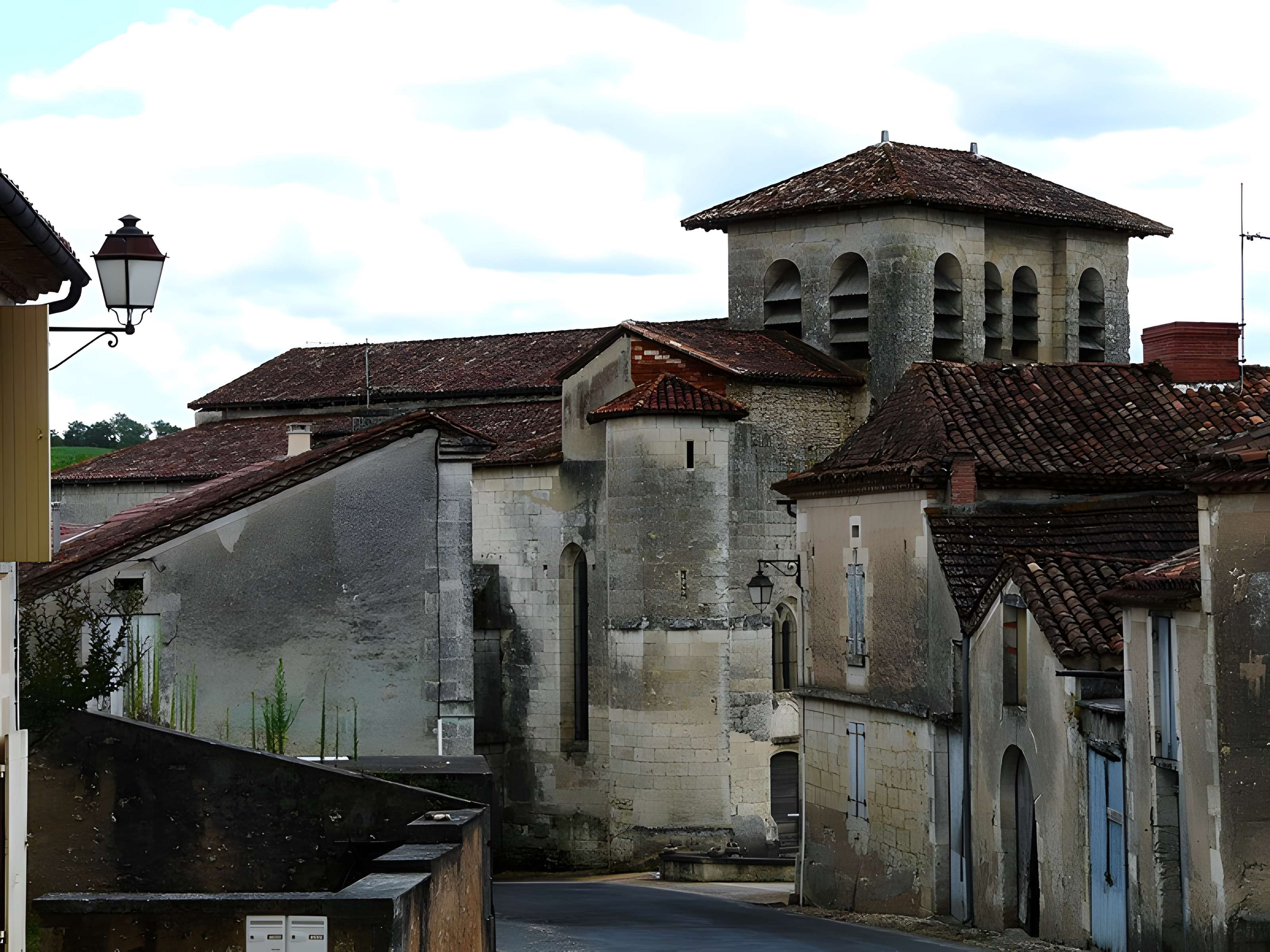 Église Saint-Pierre-ès-liens de Chantérac