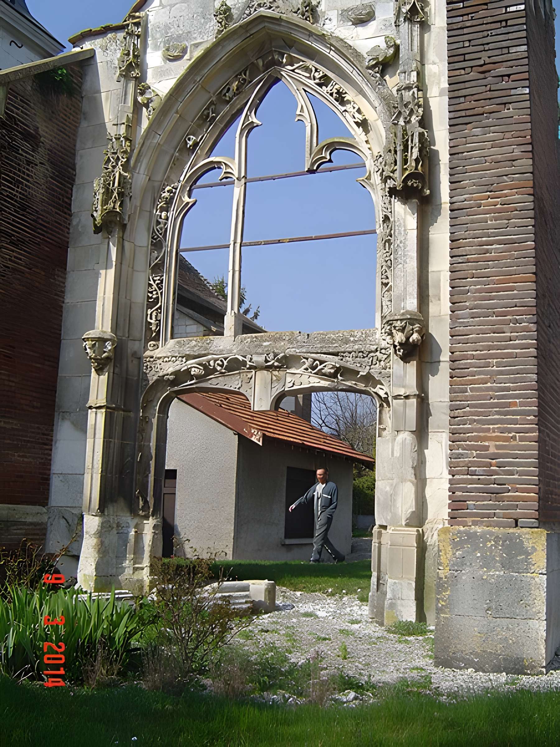 Église Saint-Pierre-ès-Liens de Laines-aux-Bois