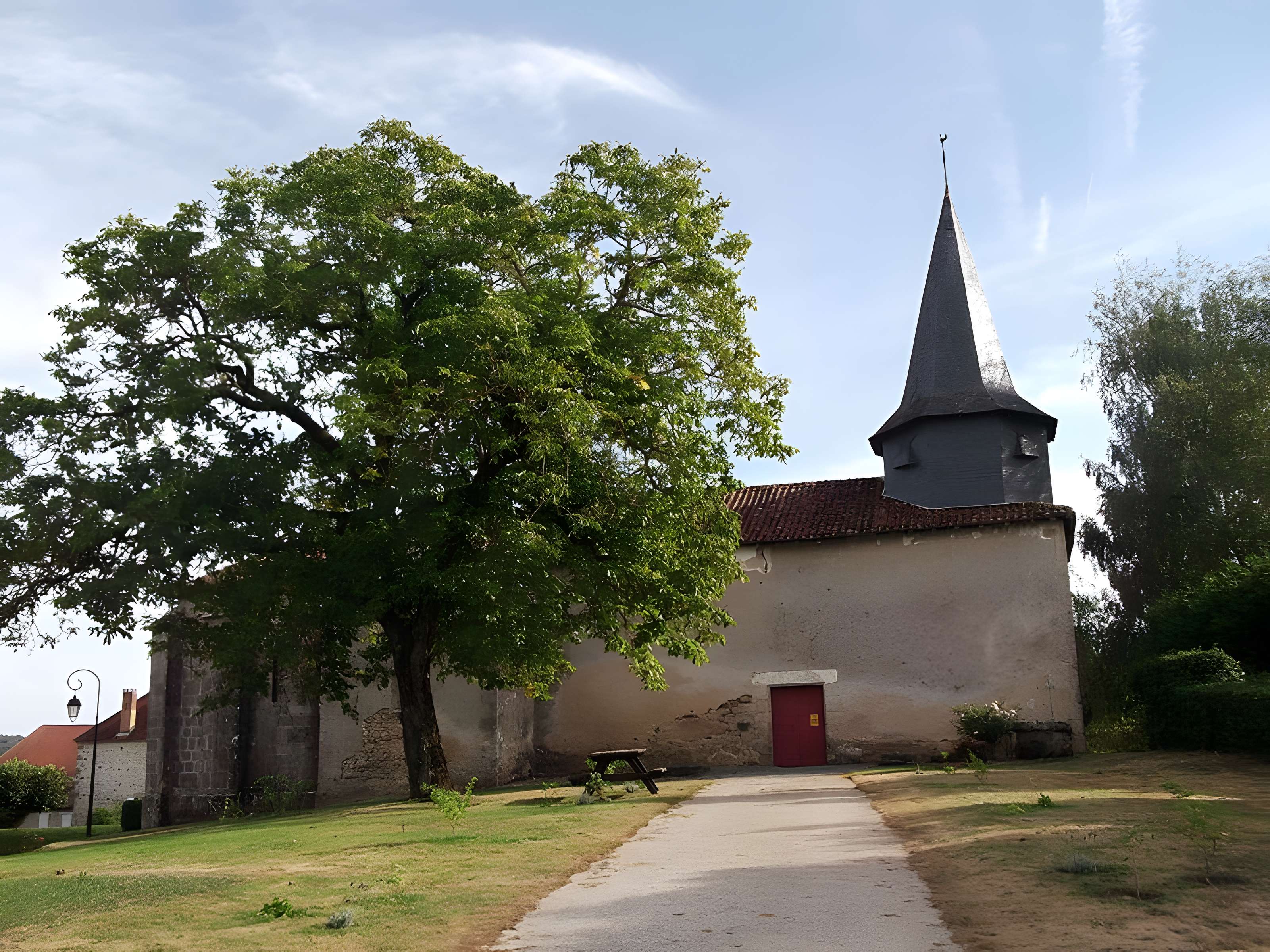 Église Saint-Pierre-ès-Liens de Lastours 