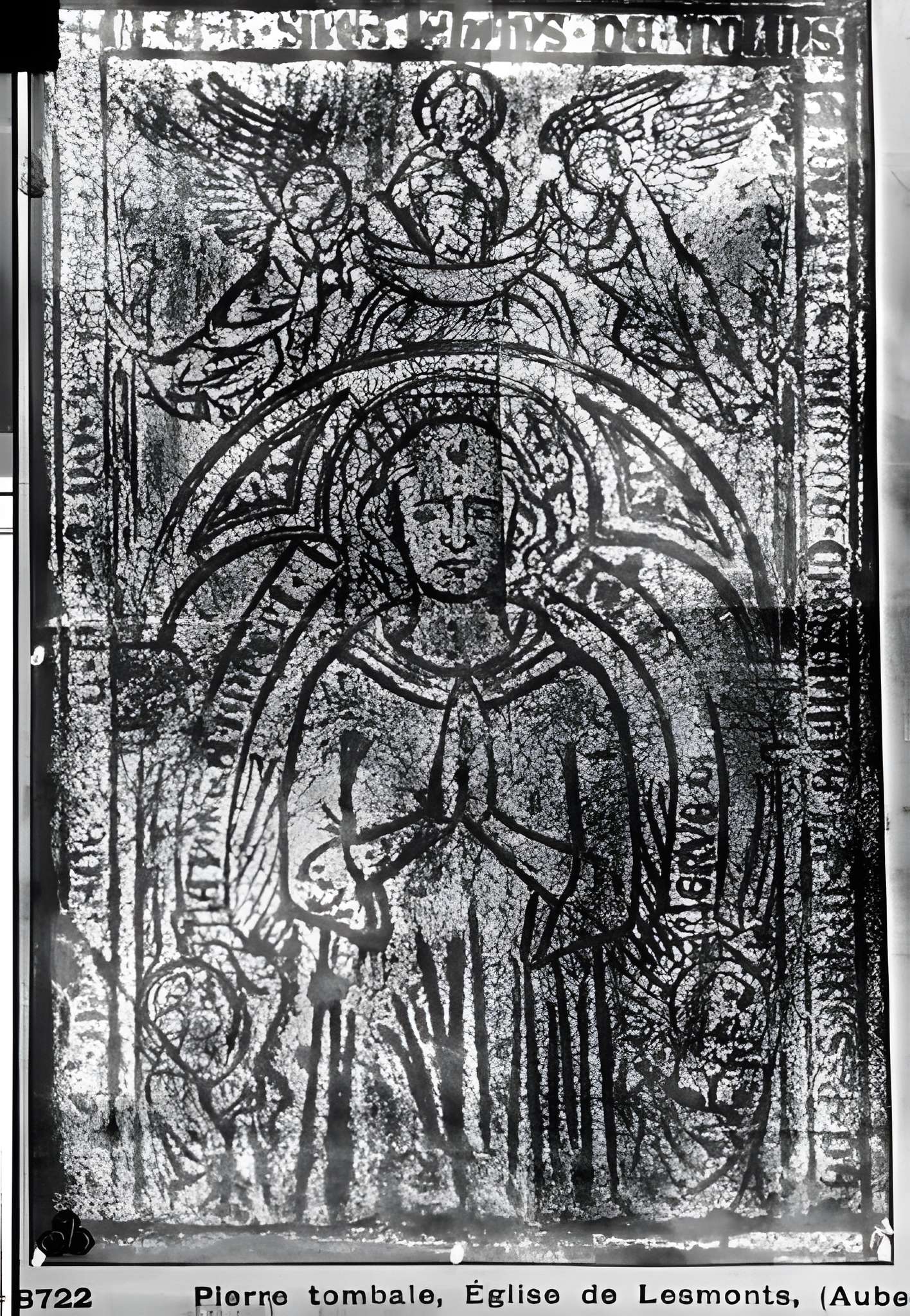 Église Saint-Pierre-ès-Liens de Lesmont