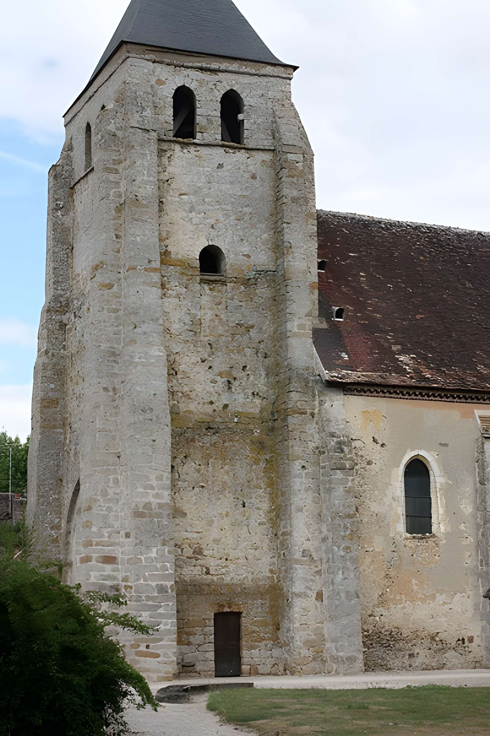 Église Saint-Pierre-ès-Liens de Molinons 