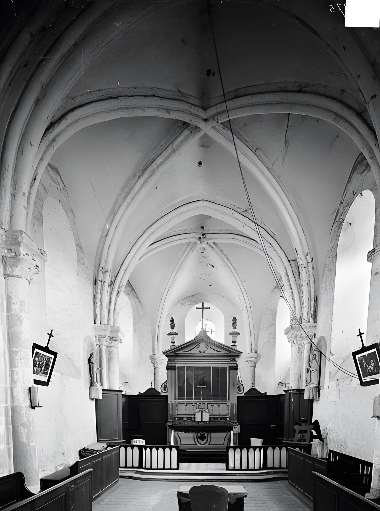 Église Saint-Pierre-ès-Liens de Molinons