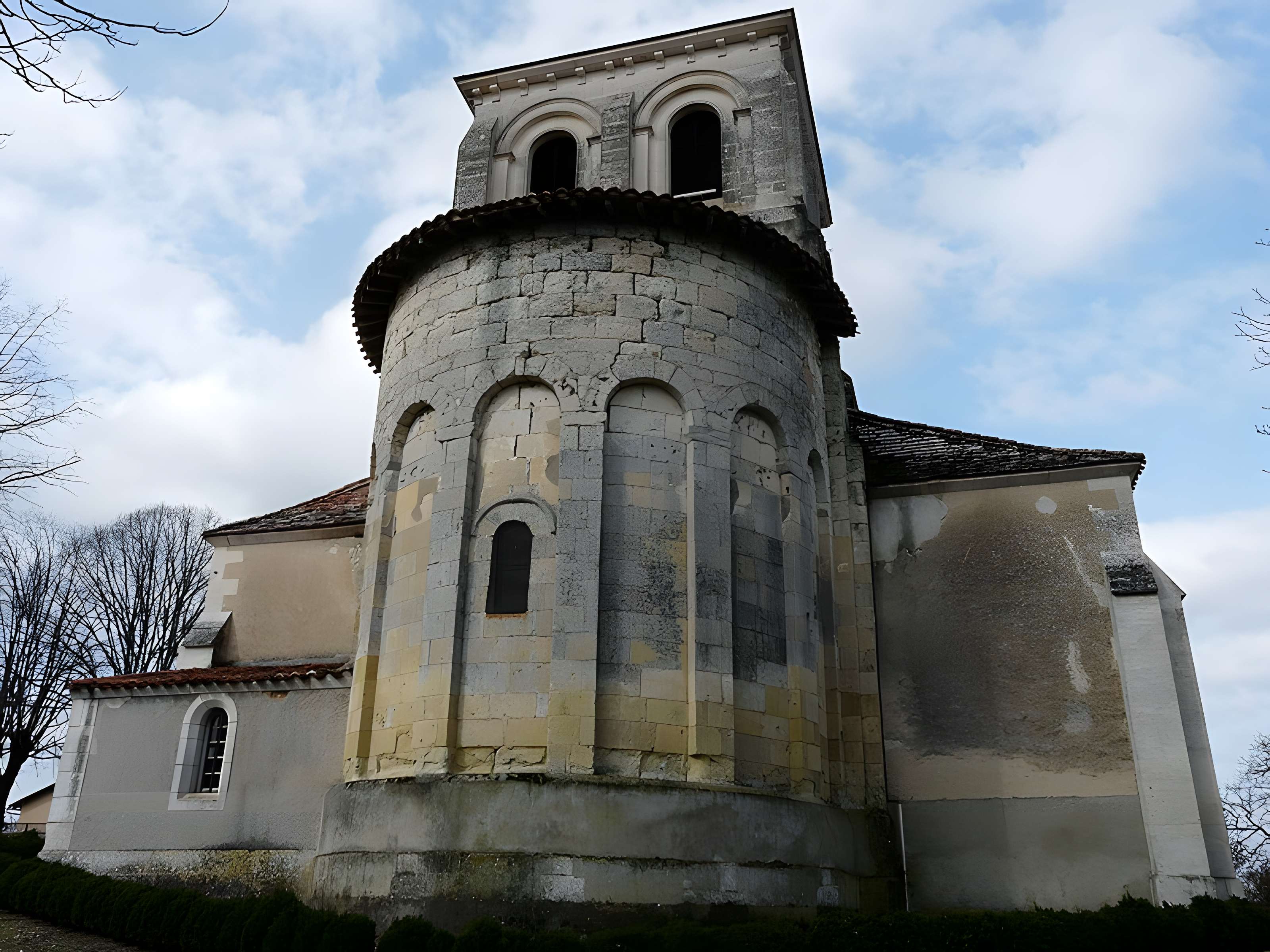 Église Saint-Pierre-ès-Liens de Montrem