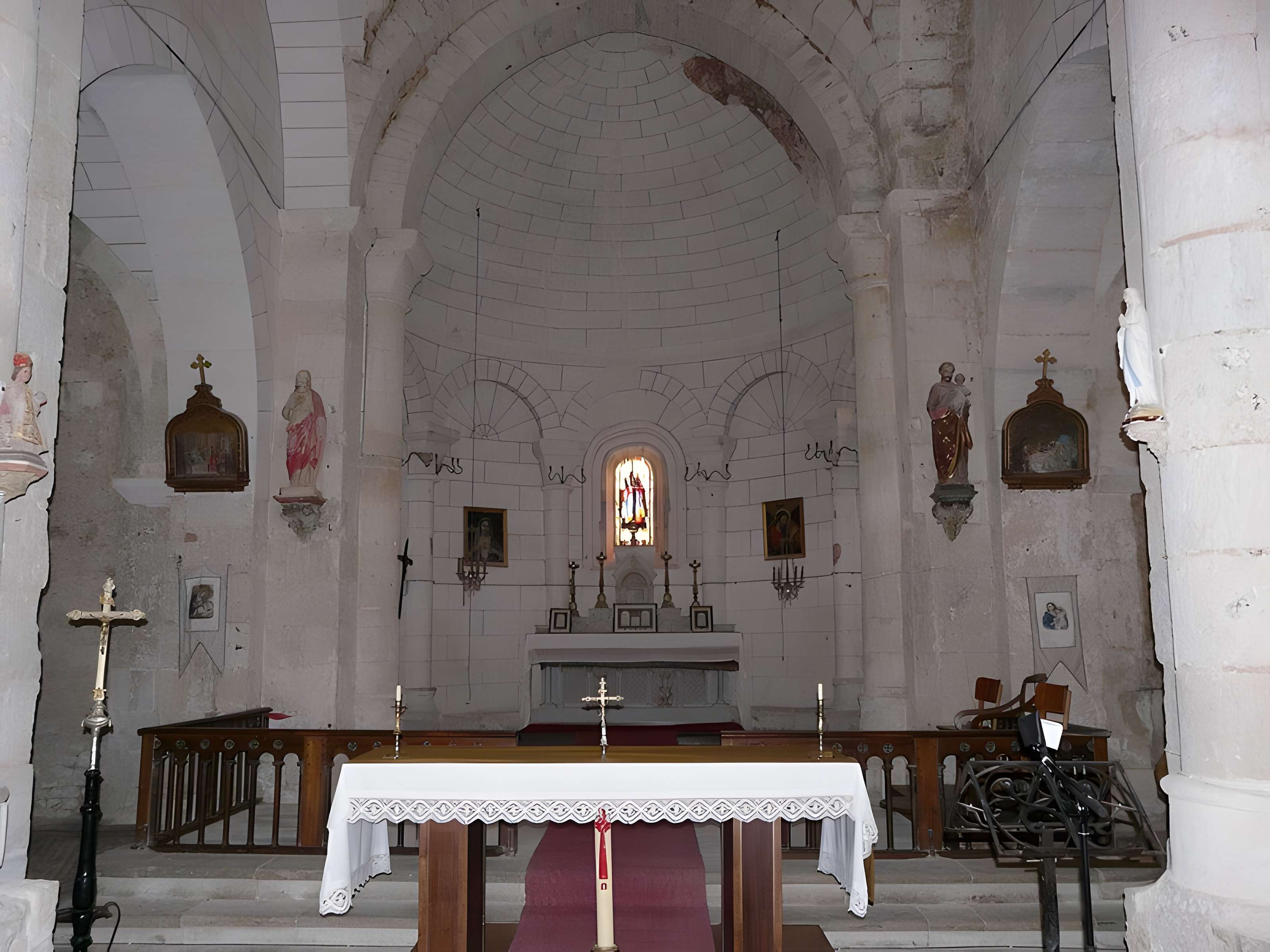 Église Saint-Pierre-ès-Liens de Montrem