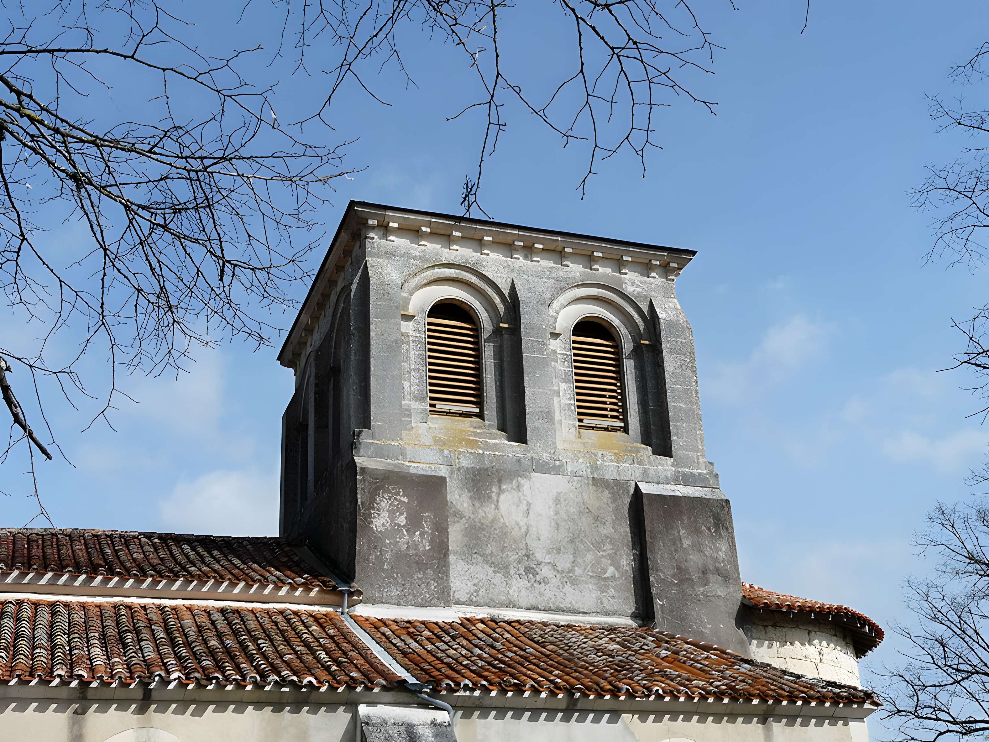 Église Saint-Pierre-ès-Liens de Montrem