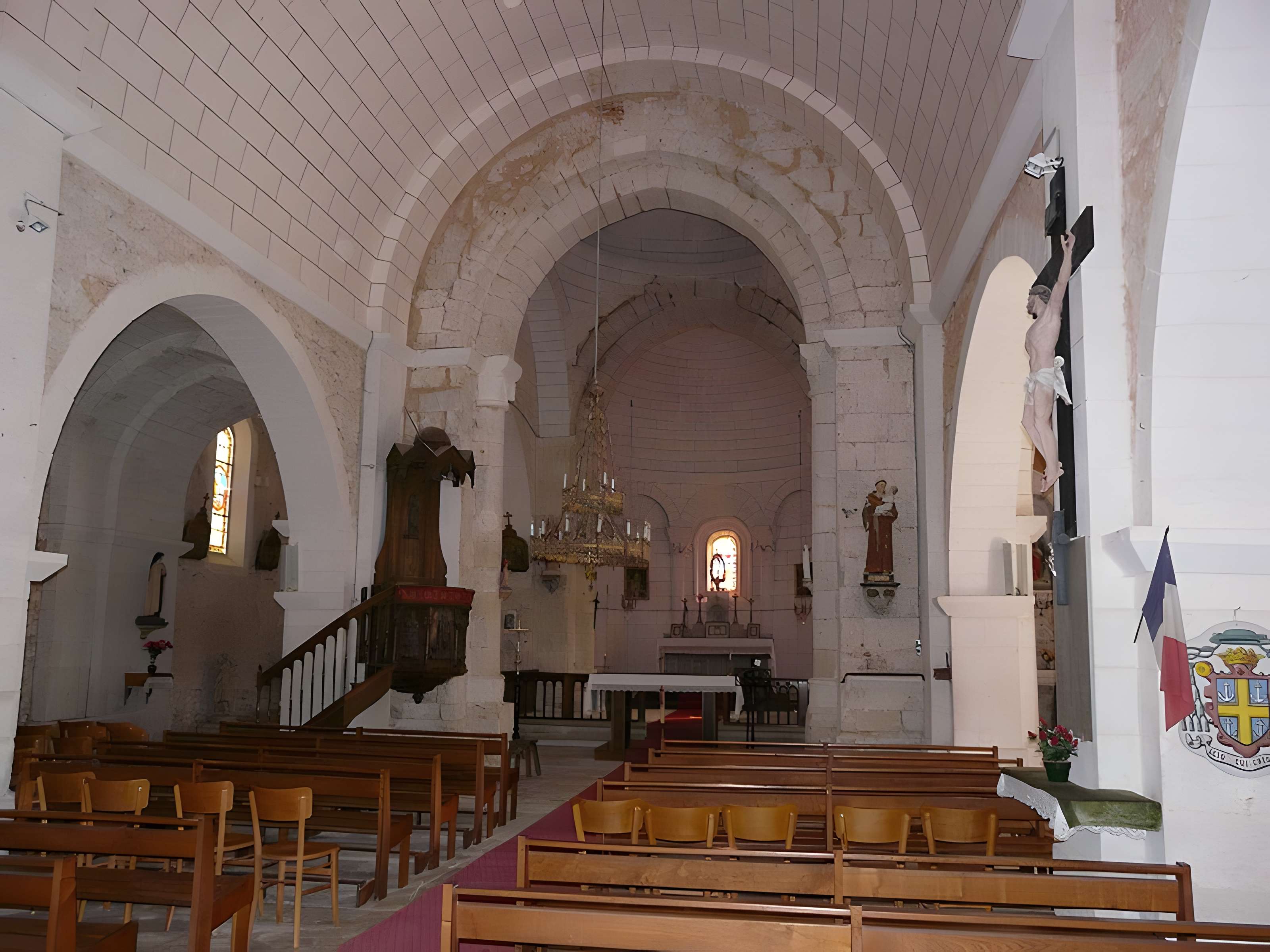 Église Saint-Pierre-ès-Liens de Montrem