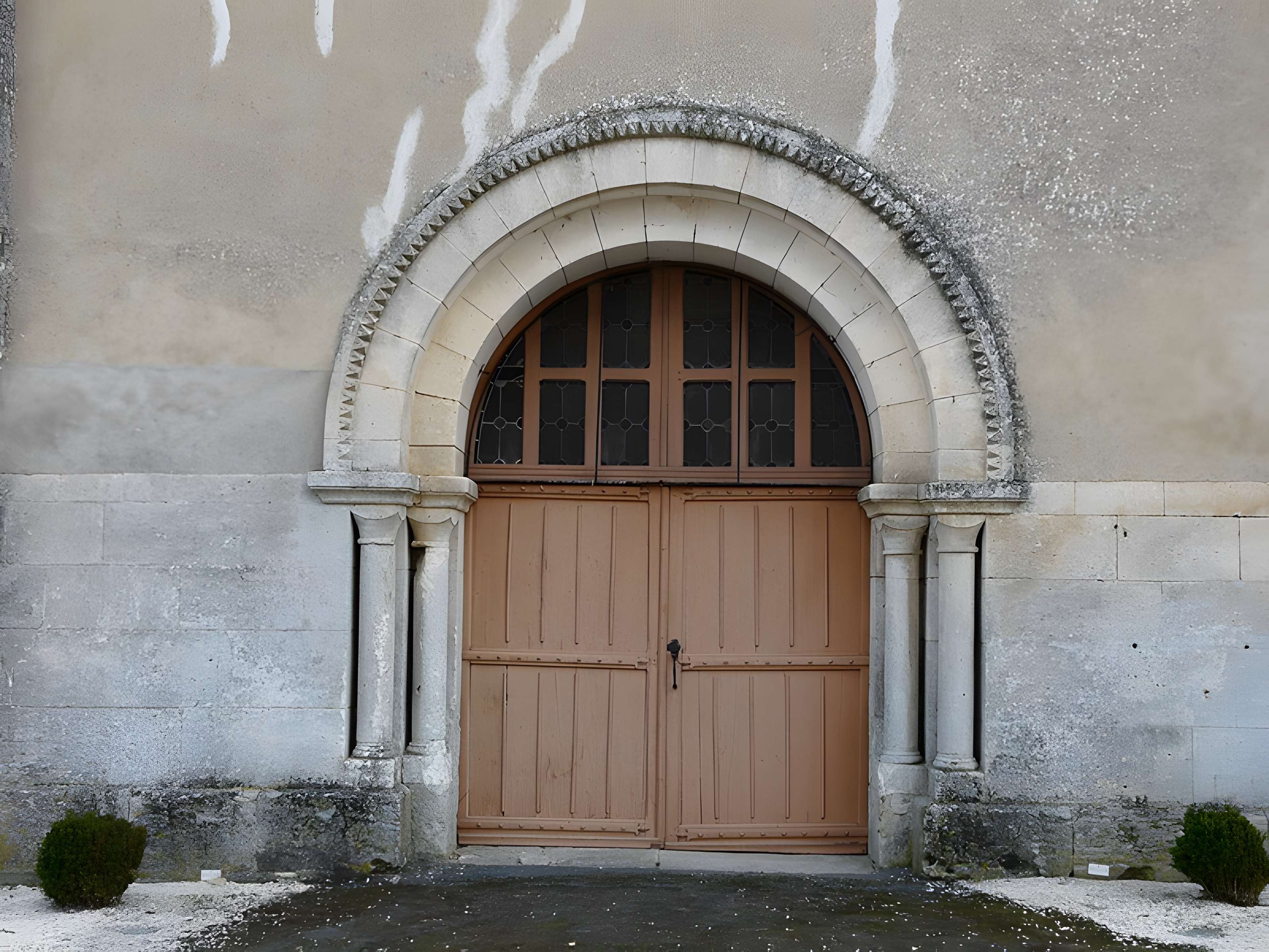 Église Saint-Pierre-ès-Liens de Montrem