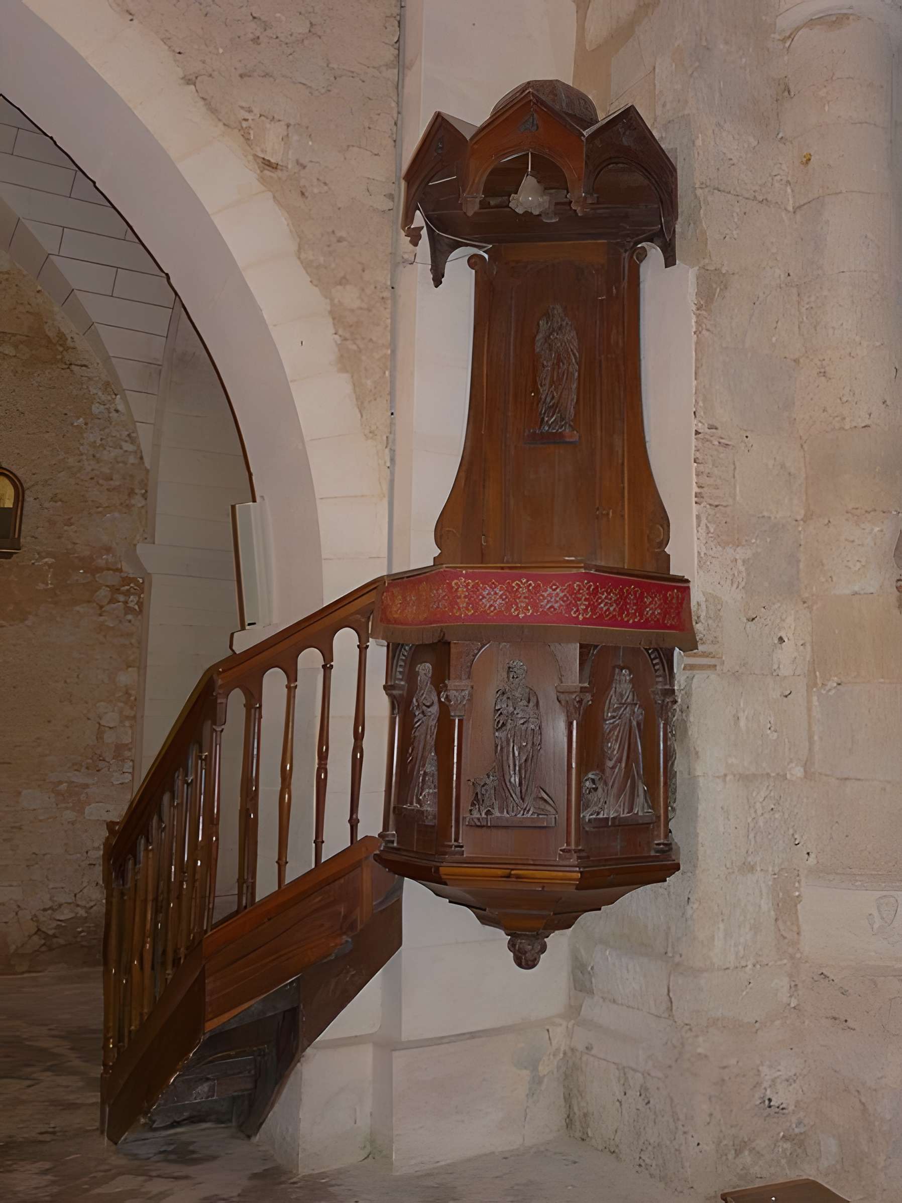 Église Saint-Pierre-ès-Liens de Montrem