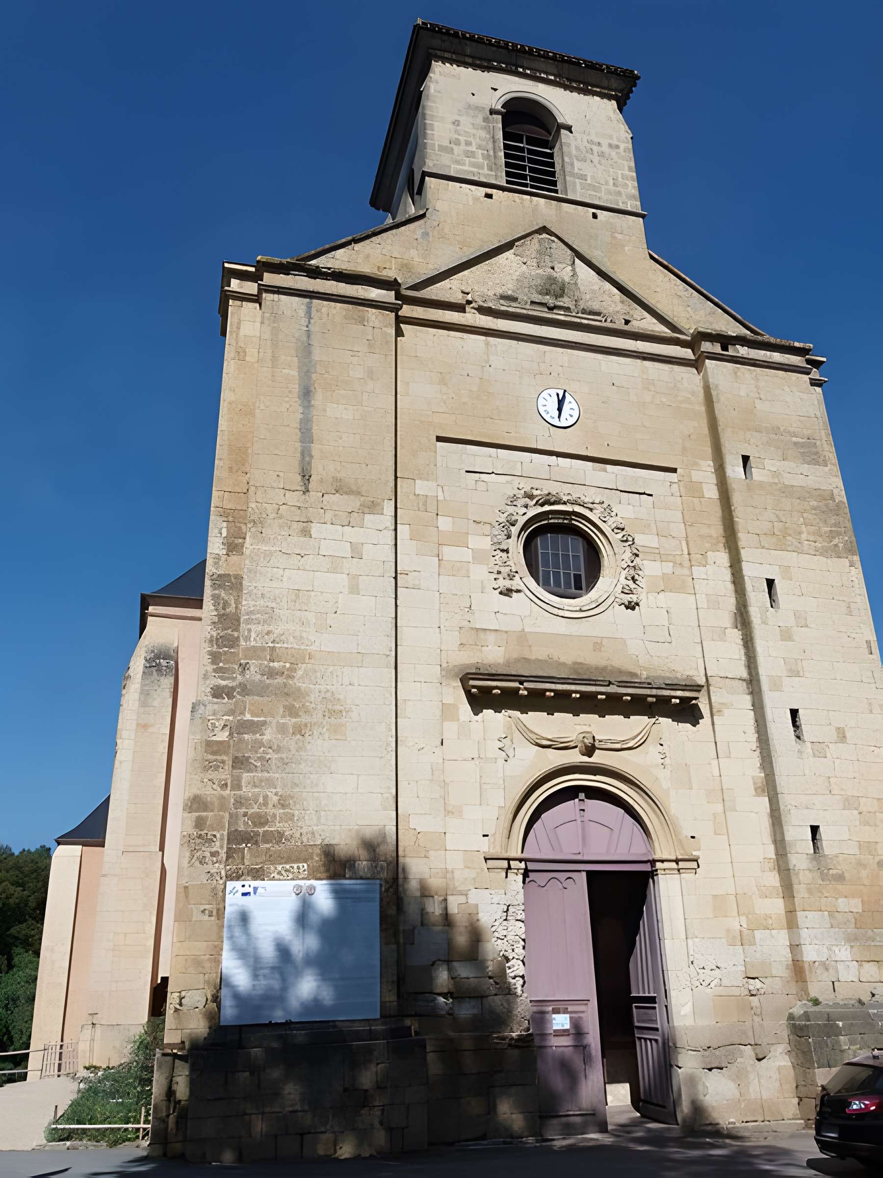 Église Saint-Pierre-ès-Liens de Sainte-Alvère