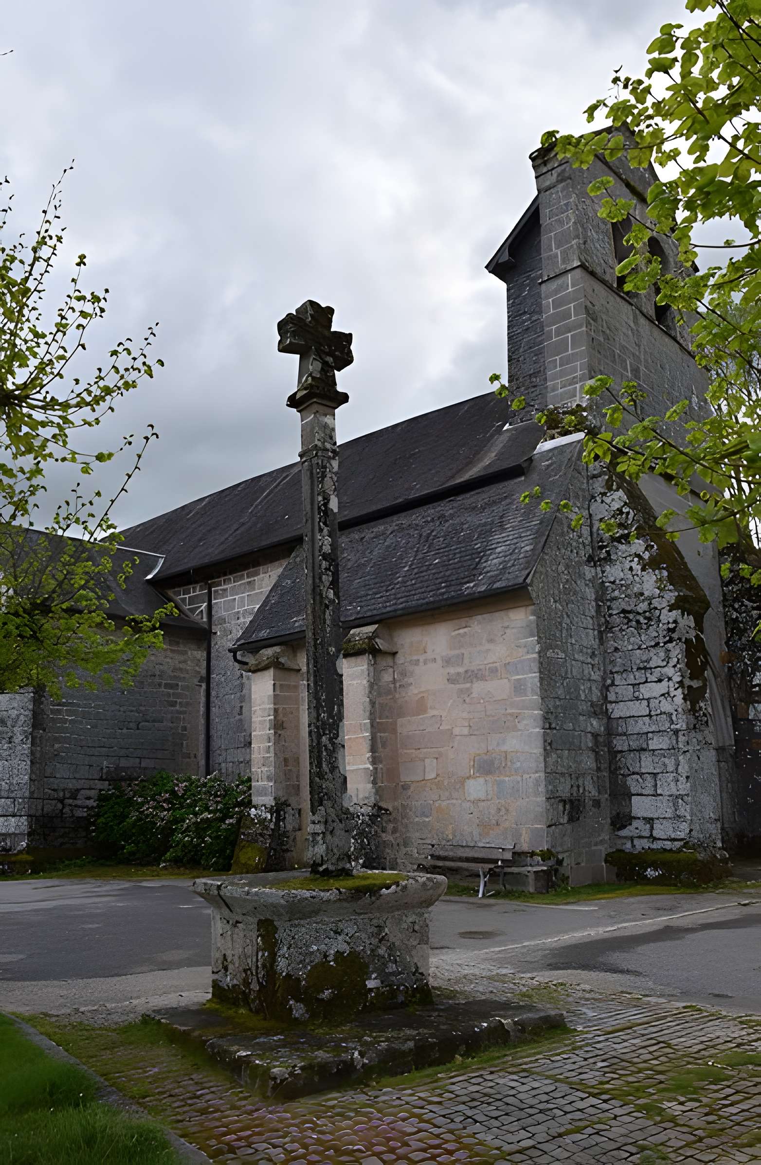 Église Saint-Pierre-ès-Liens de Sarran