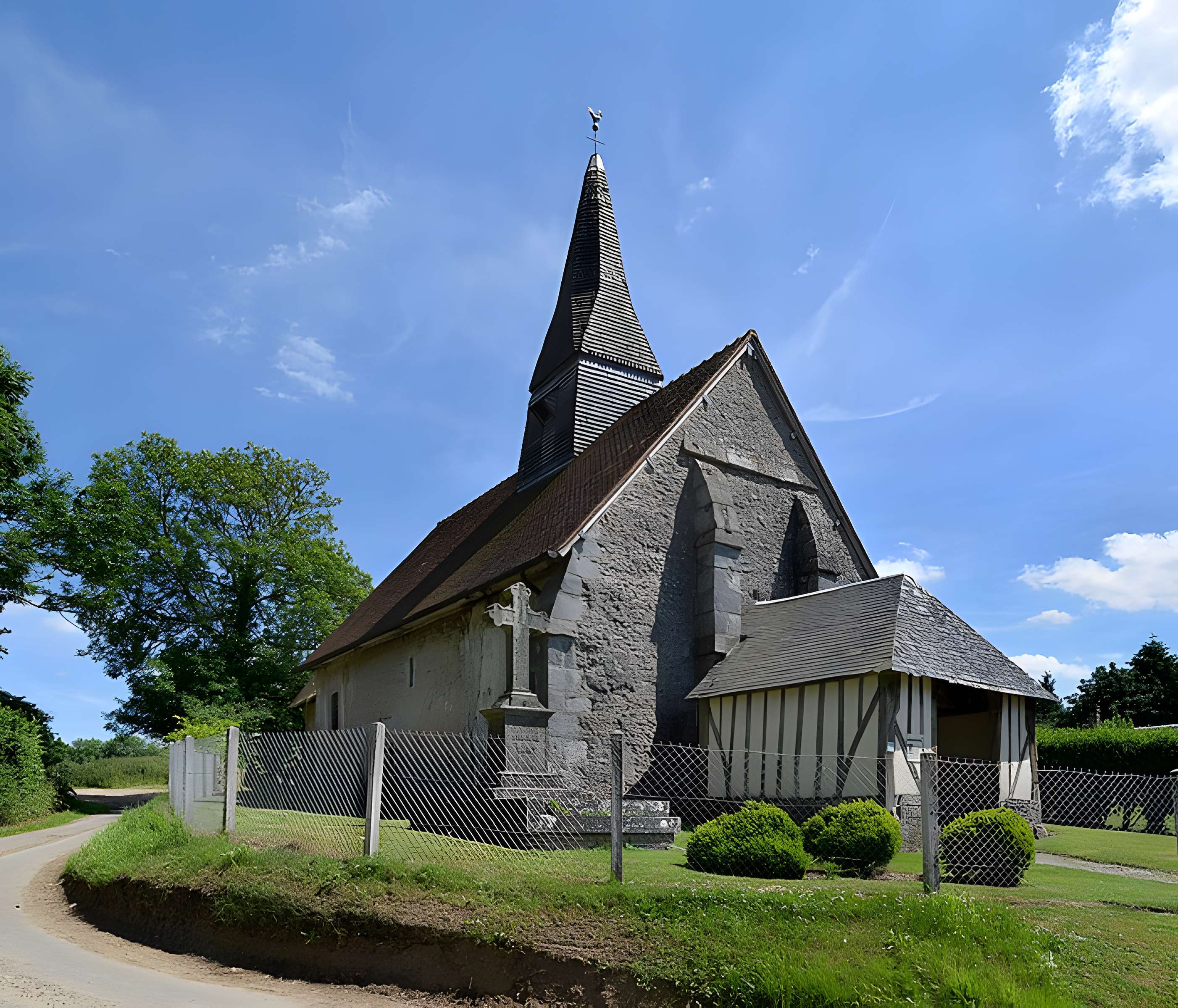 Église Saint-Pierre-et-Saint-Denis de Douet-Arthus