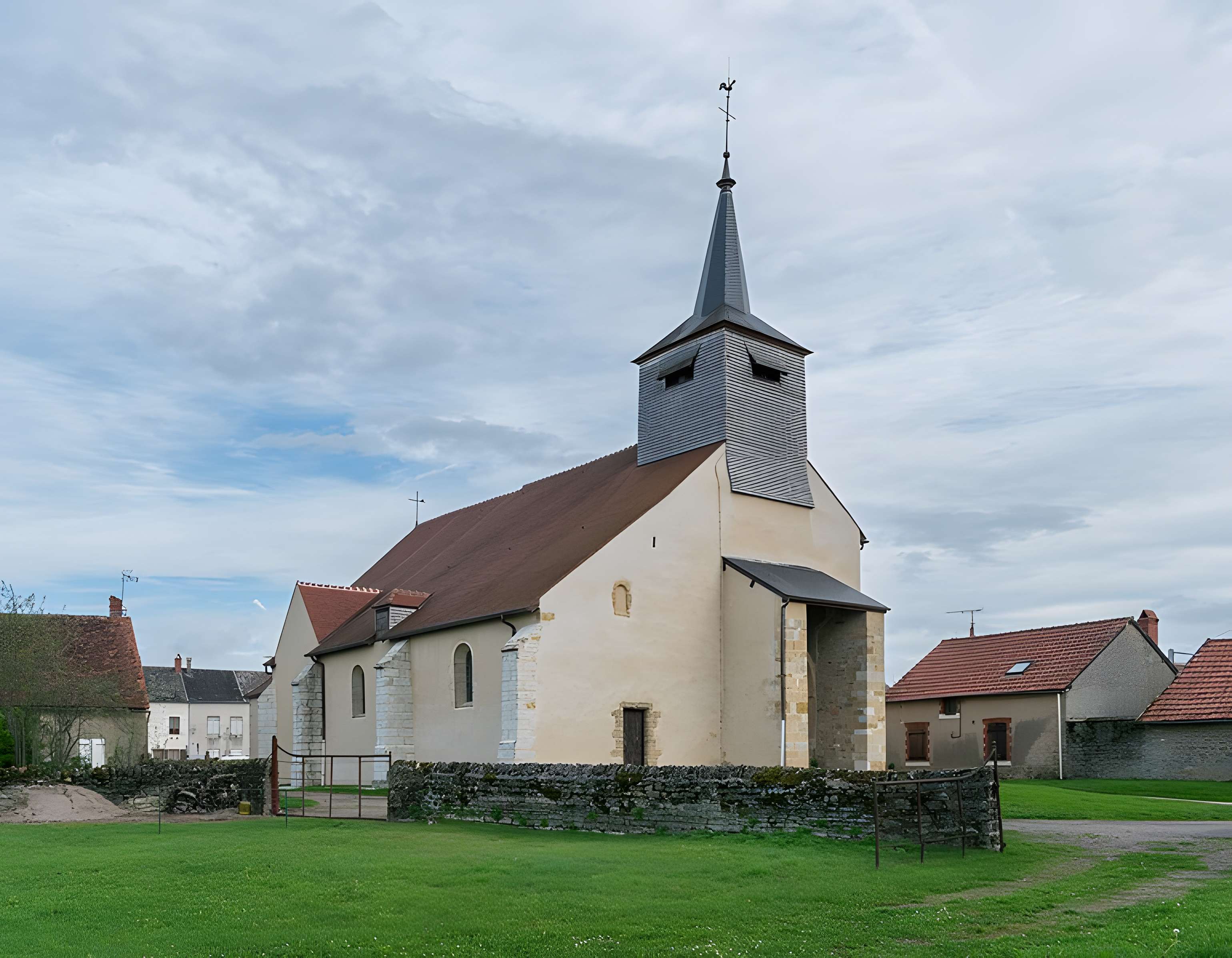 Église Saint-Pierre-et-Saint-Paul d'Alluy