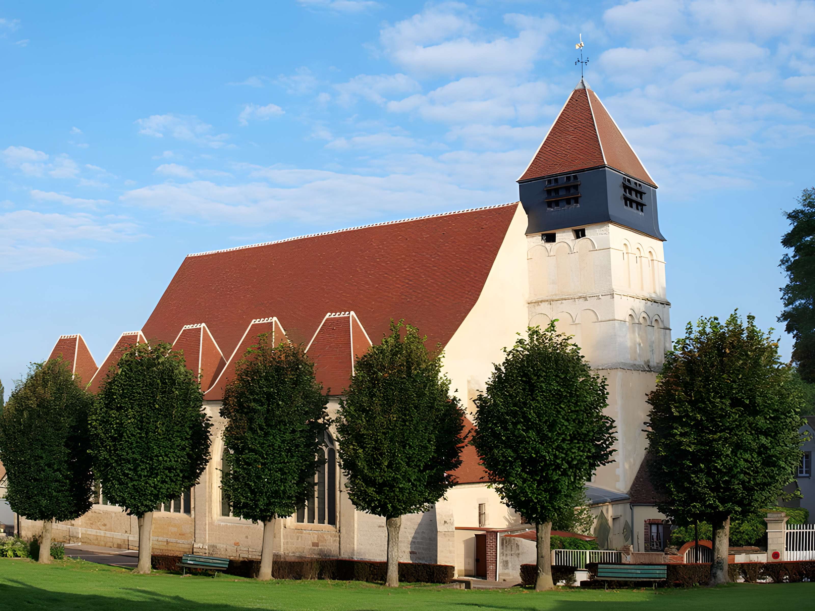 Église Saint-Pierre-et-Saint-Paul de Courtenay