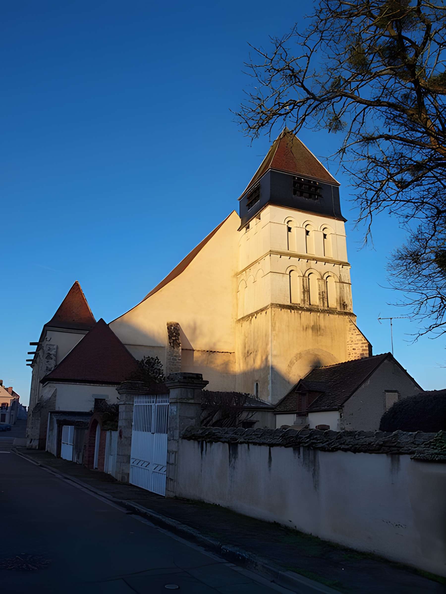 Église Saint-Pierre-et-Saint-Paul de Courtenay