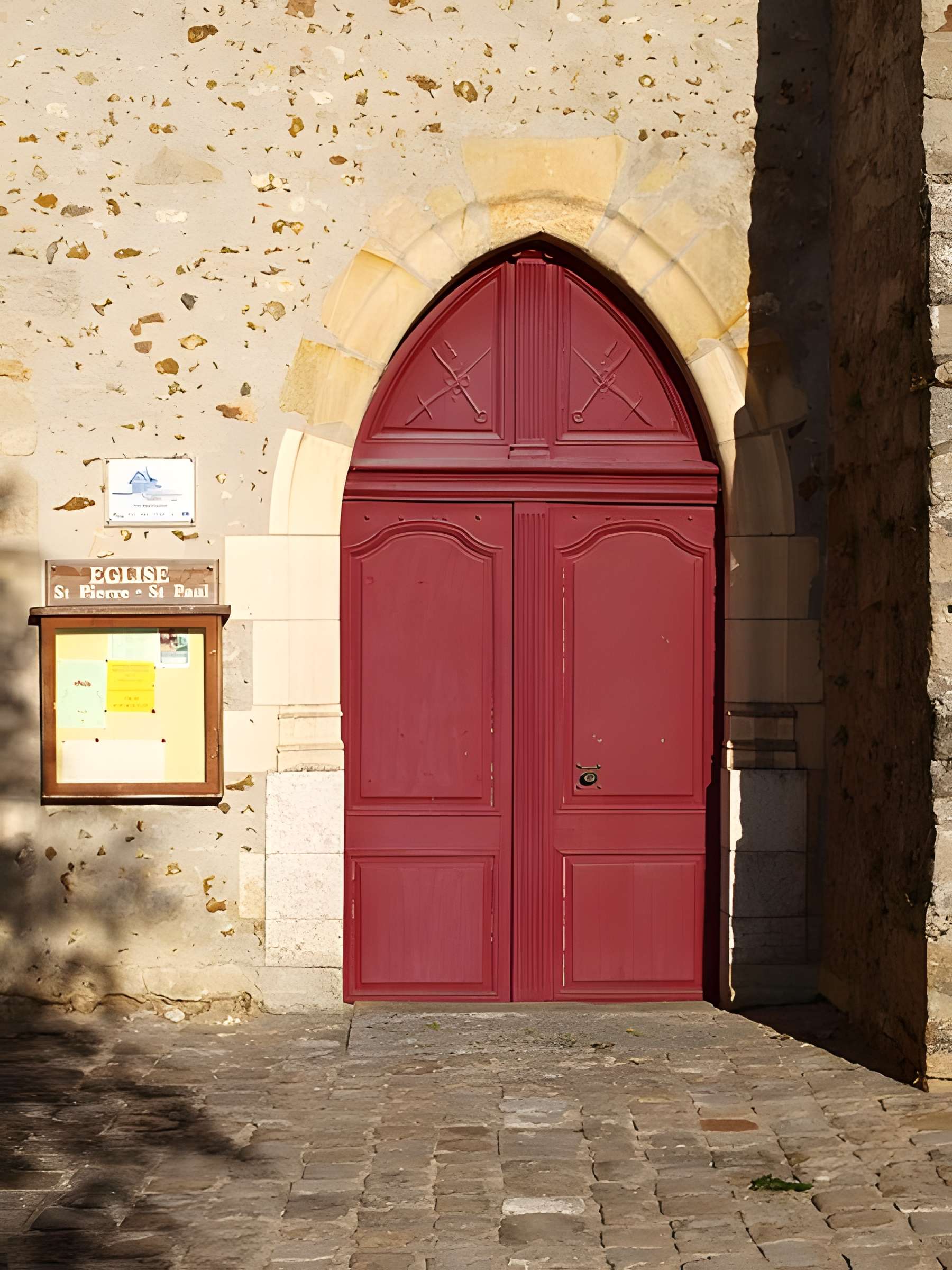 Église Saint-Pierre-et-Saint-Paul de Courtenay