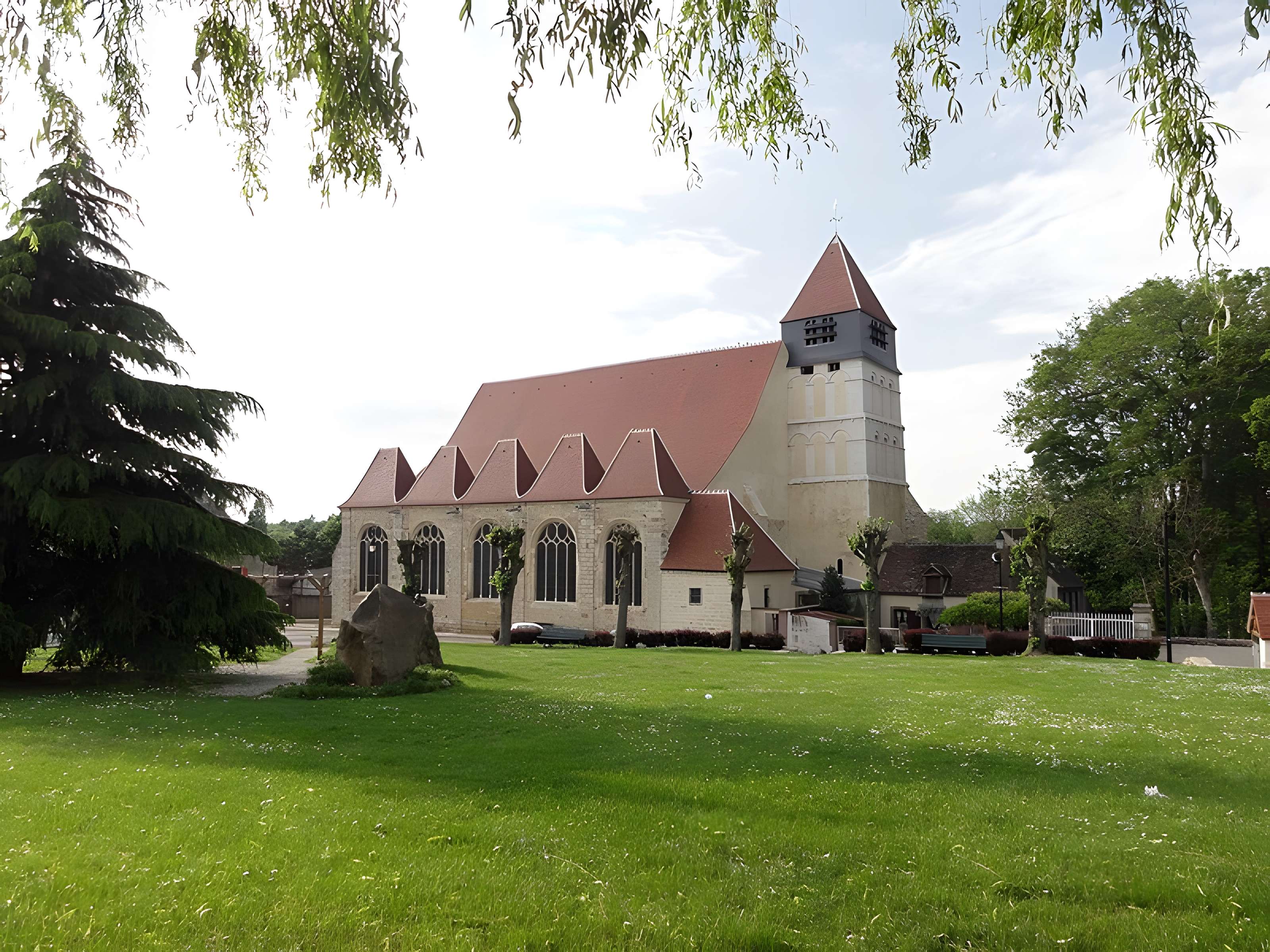 Église Saint-Pierre-et-Saint-Paul de Courtenay