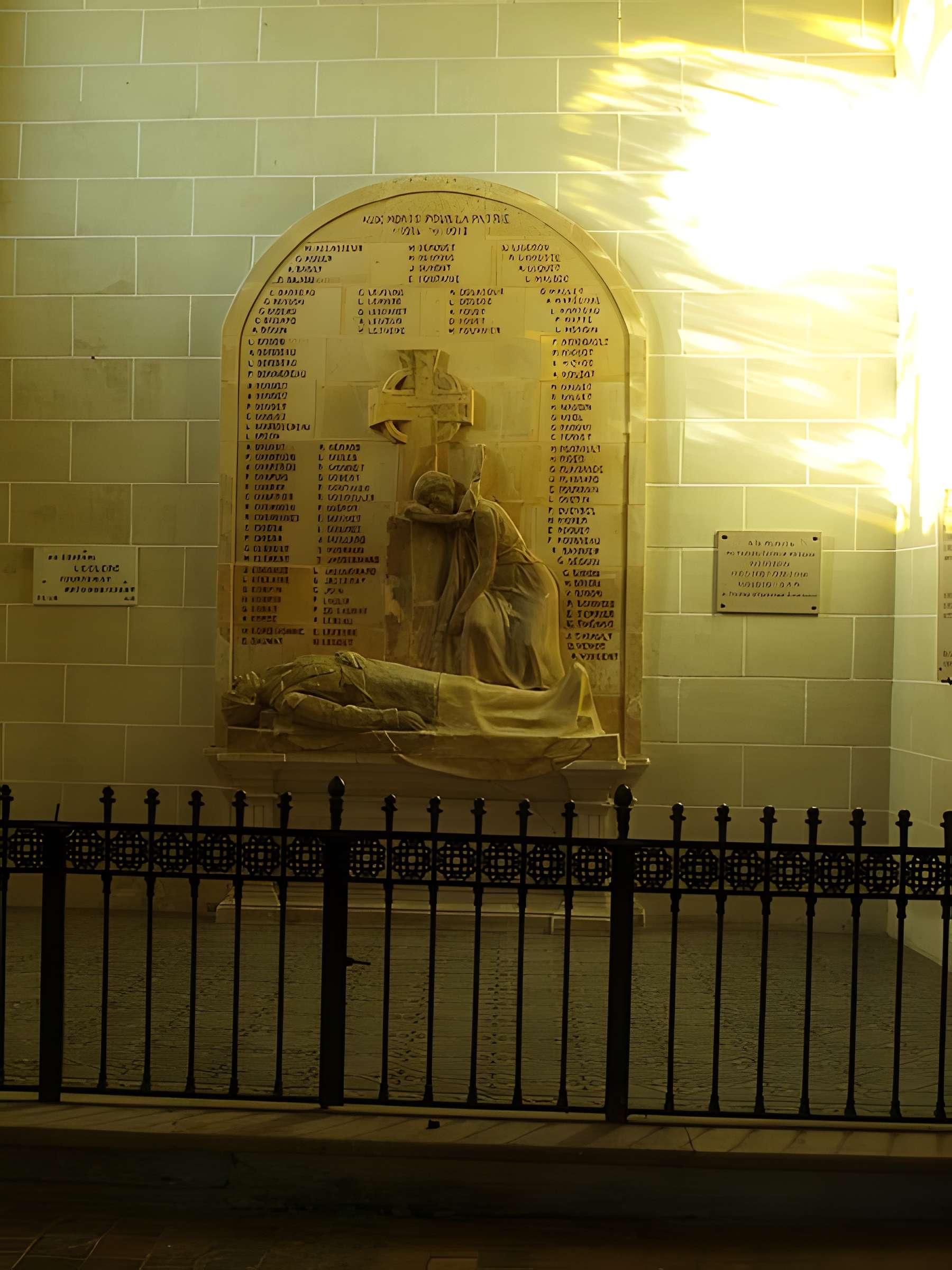 Église Saint-Pierre-et-Saint-Paul de Courtenay