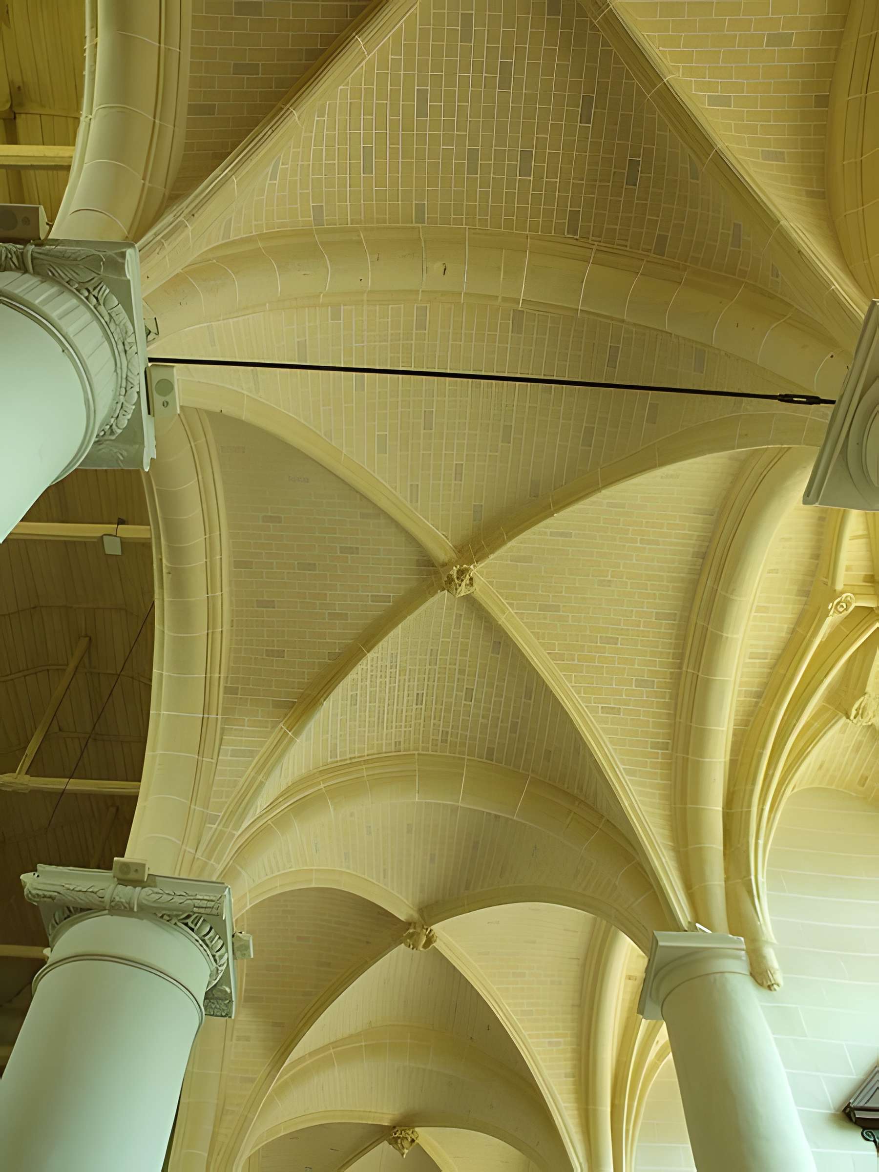 Église Saint-Pierre-et-Saint-Paul de Courtenay