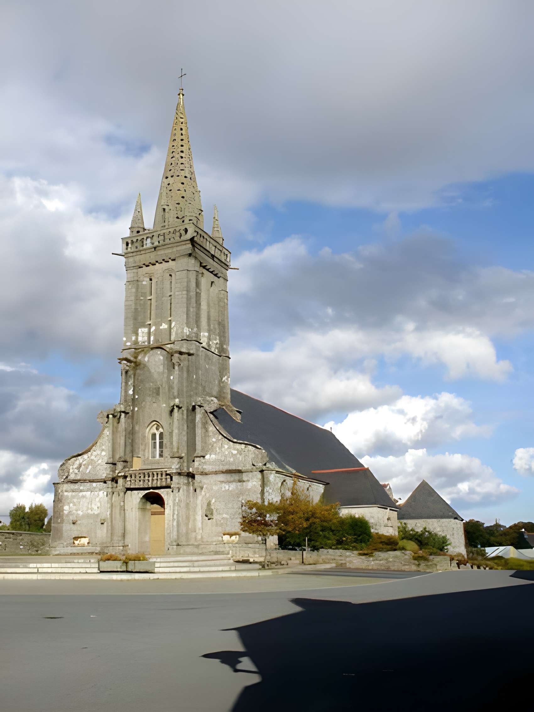 Église Saint-Pierre-et-Saint-Paul de Poullaouen