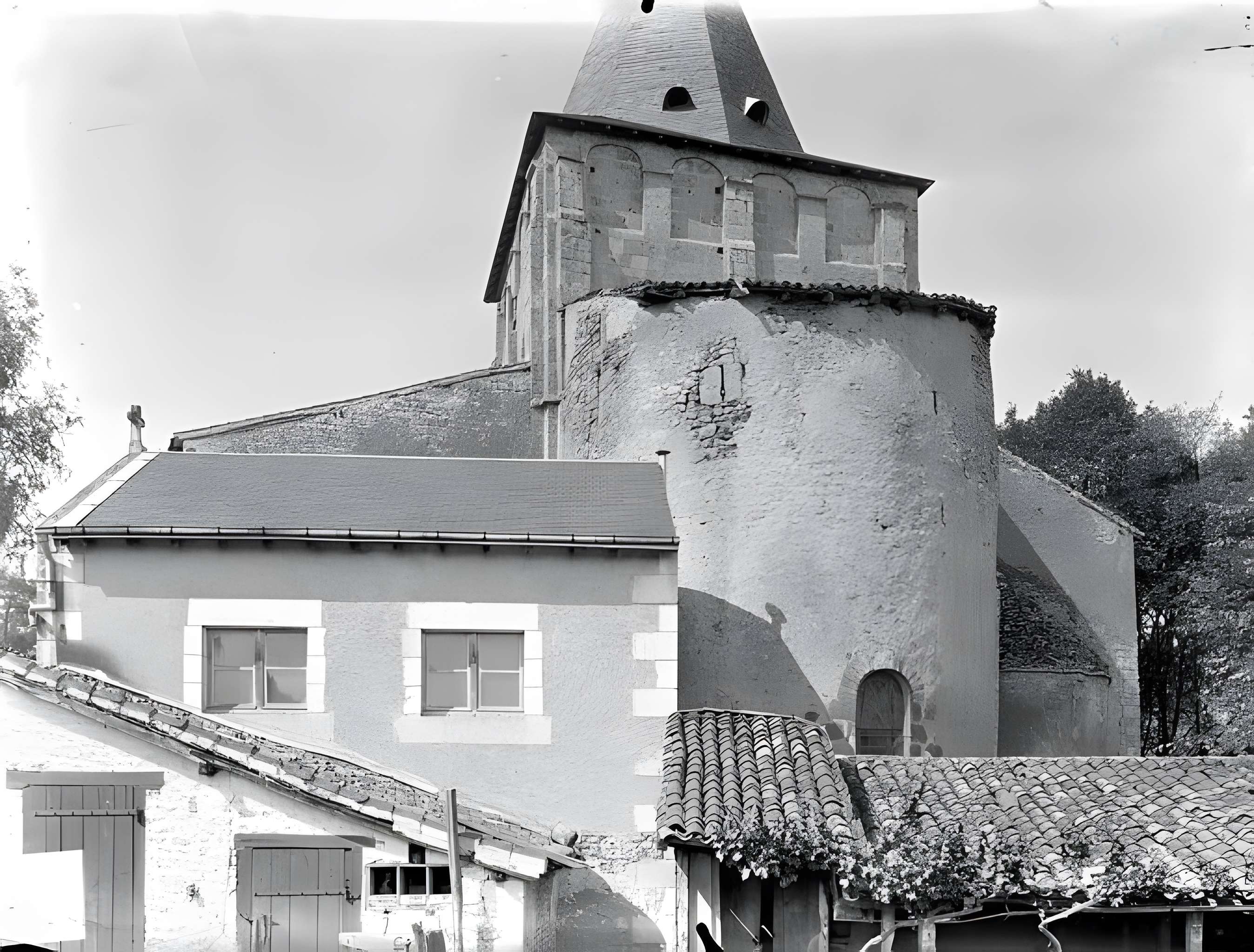 Église Saint-Pierre-et-Saint-Paul d'Usson-du-Poitou