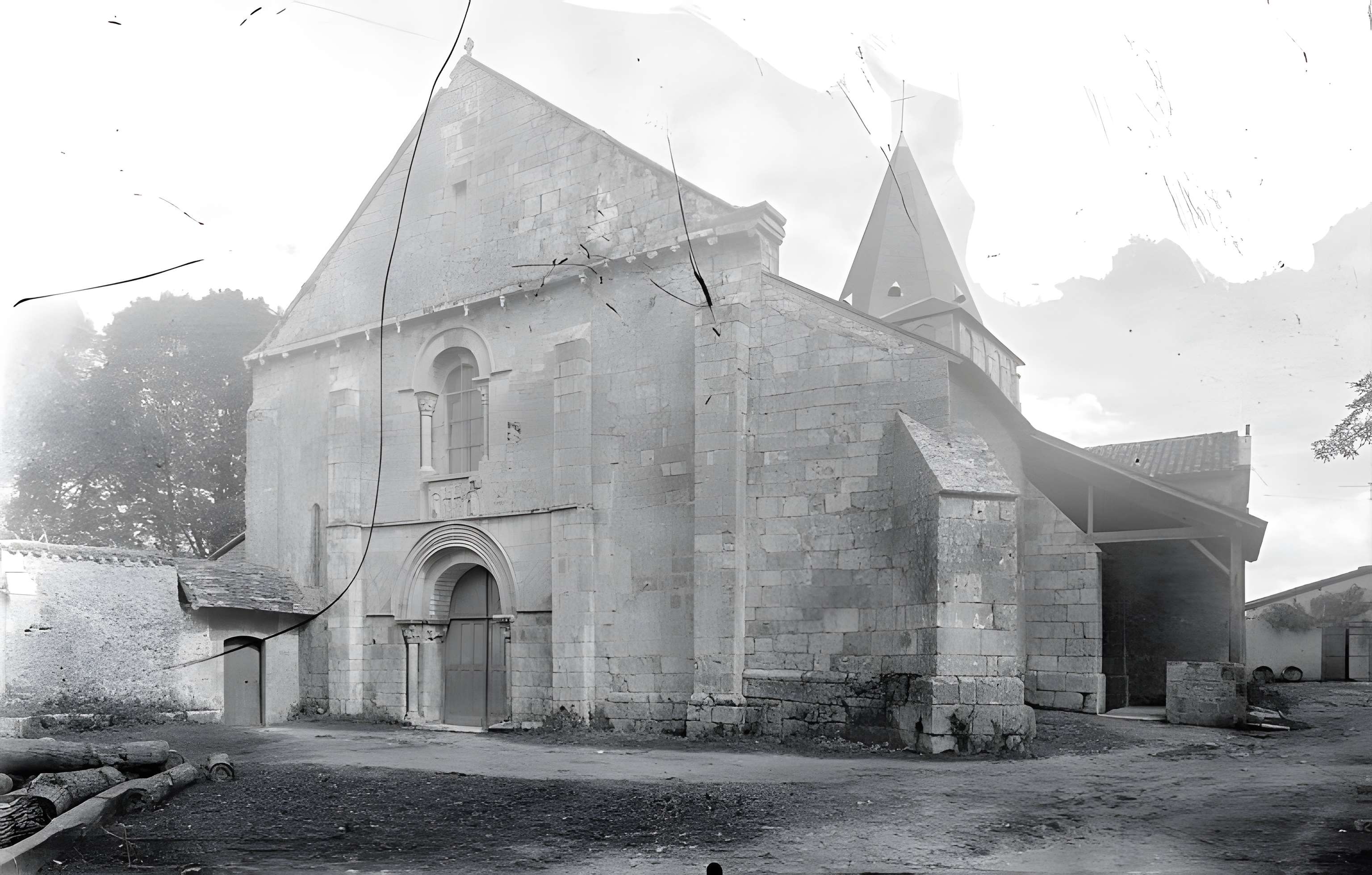 Église Saint-Pierre-et-Saint-Paul d'Usson-du-Poitou