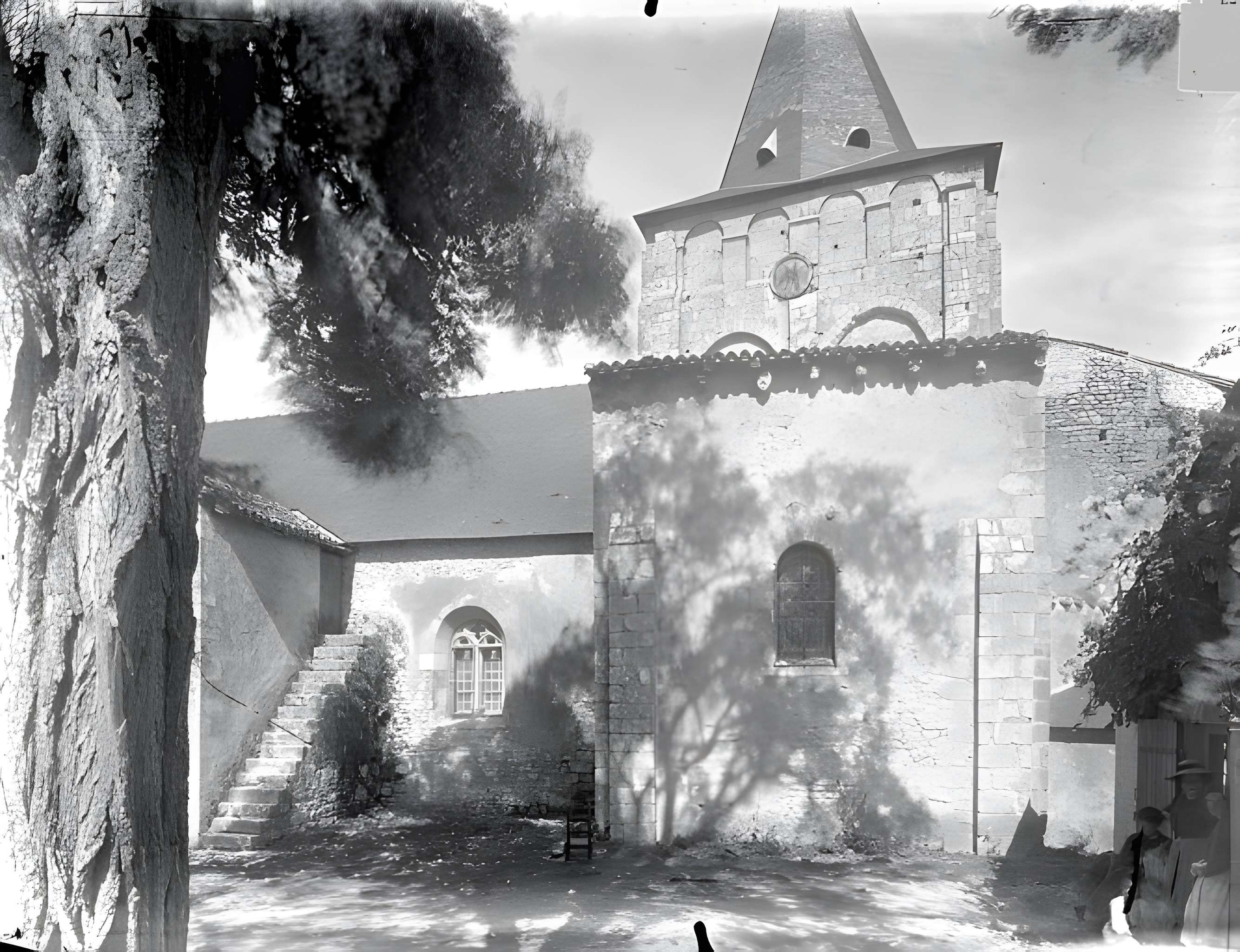 Église Saint-Pierre-et-Saint-Paul d'Usson-du-Poitou