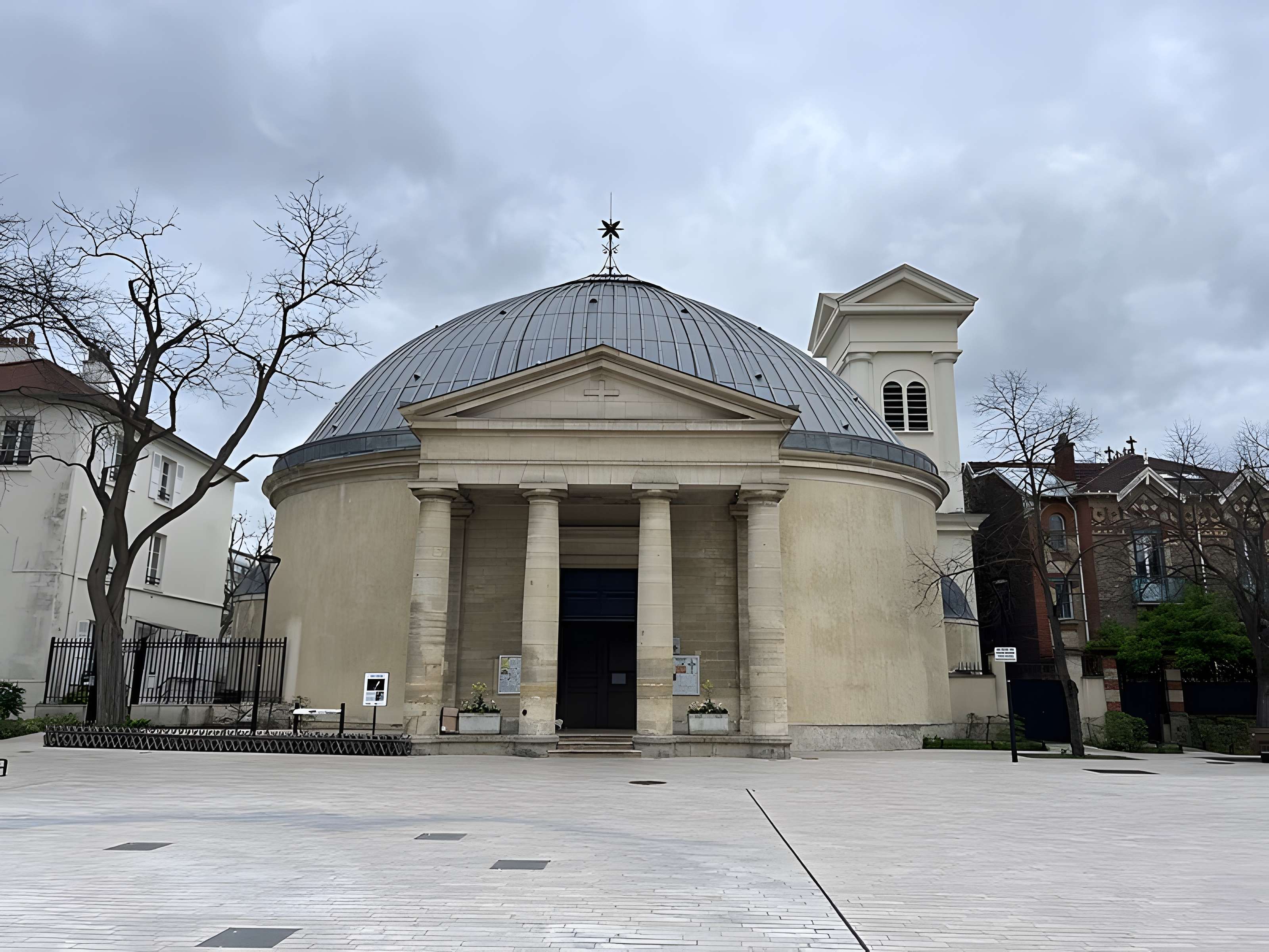 Église Saint-Pierre-Saint-Paul de Courbevoie