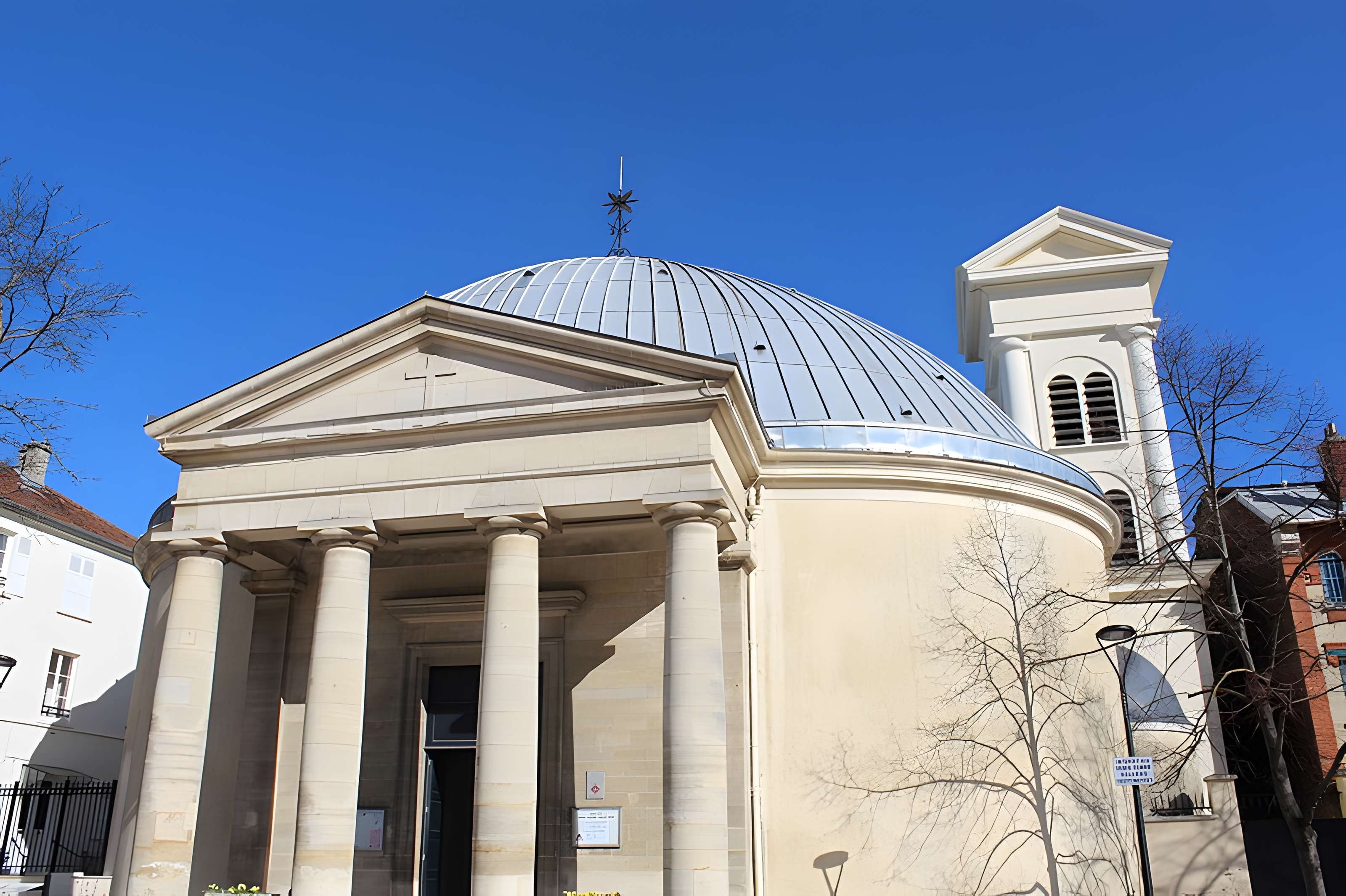 Église Saint-Pierre-Saint-Paul de Courbevoie