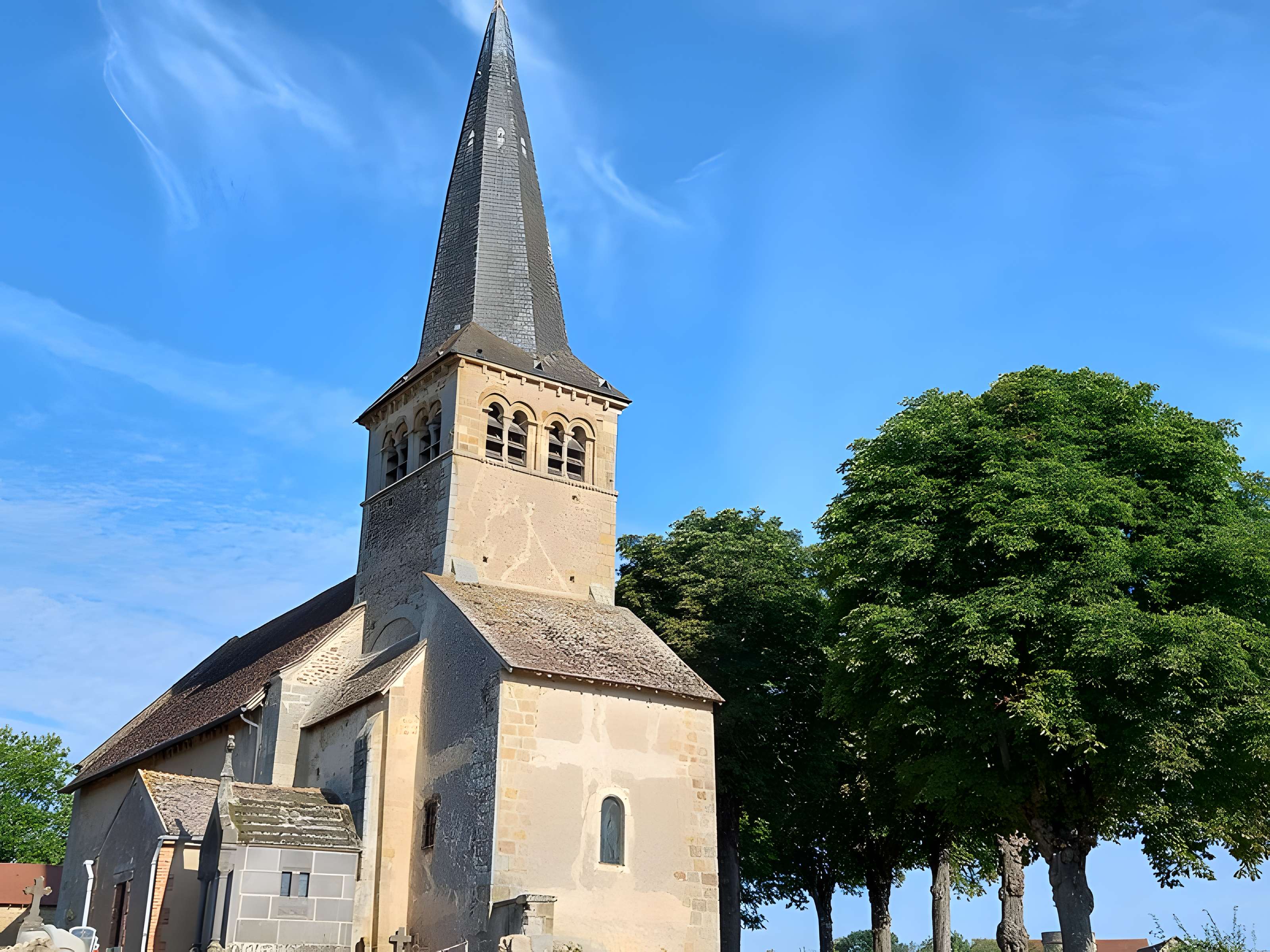Église Saint-Pierre-Saint-Paul de Diennes-Aubigny