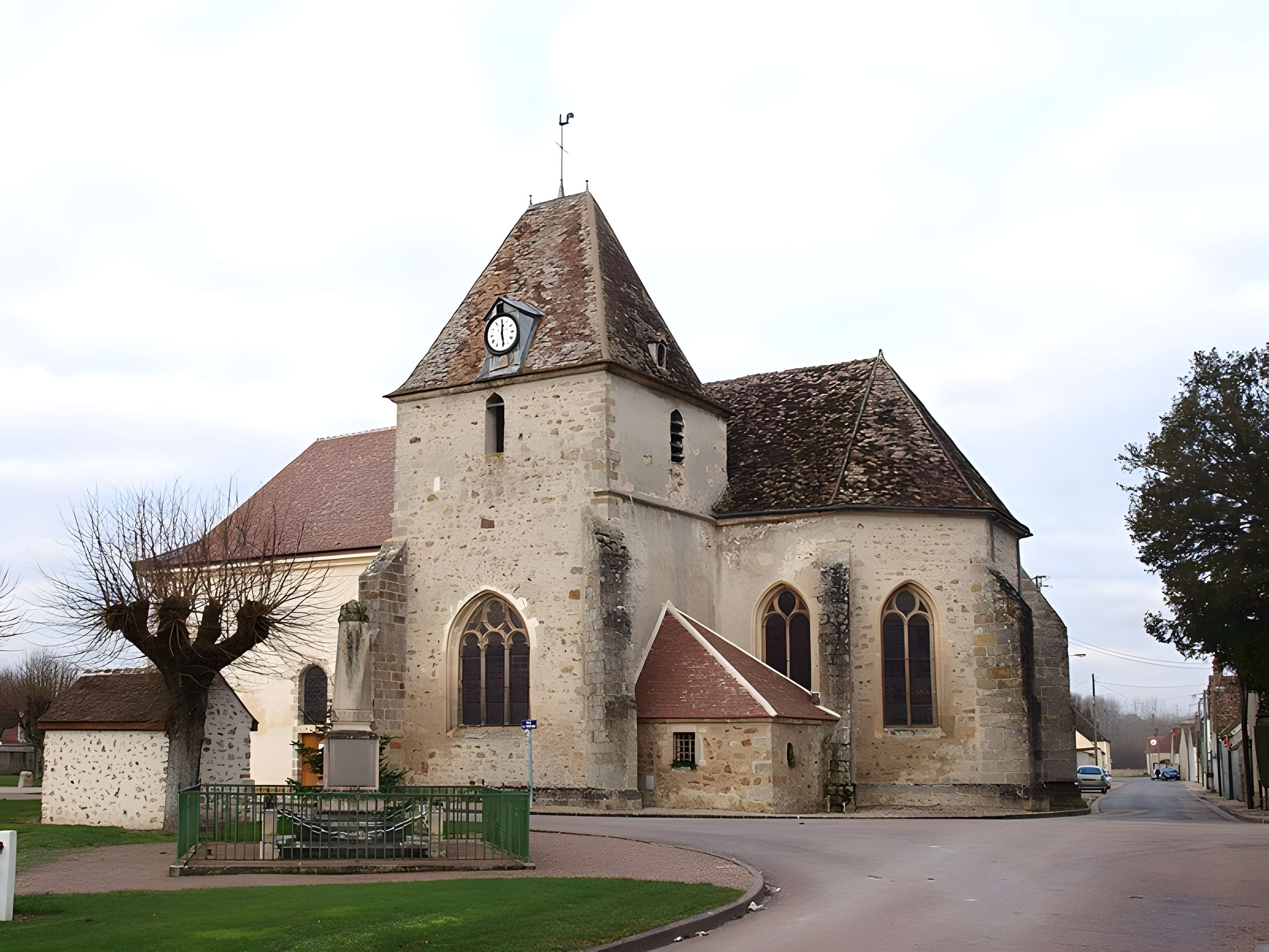 Église Saint-Pierre-Saint-Paul de La Motte-Tilly