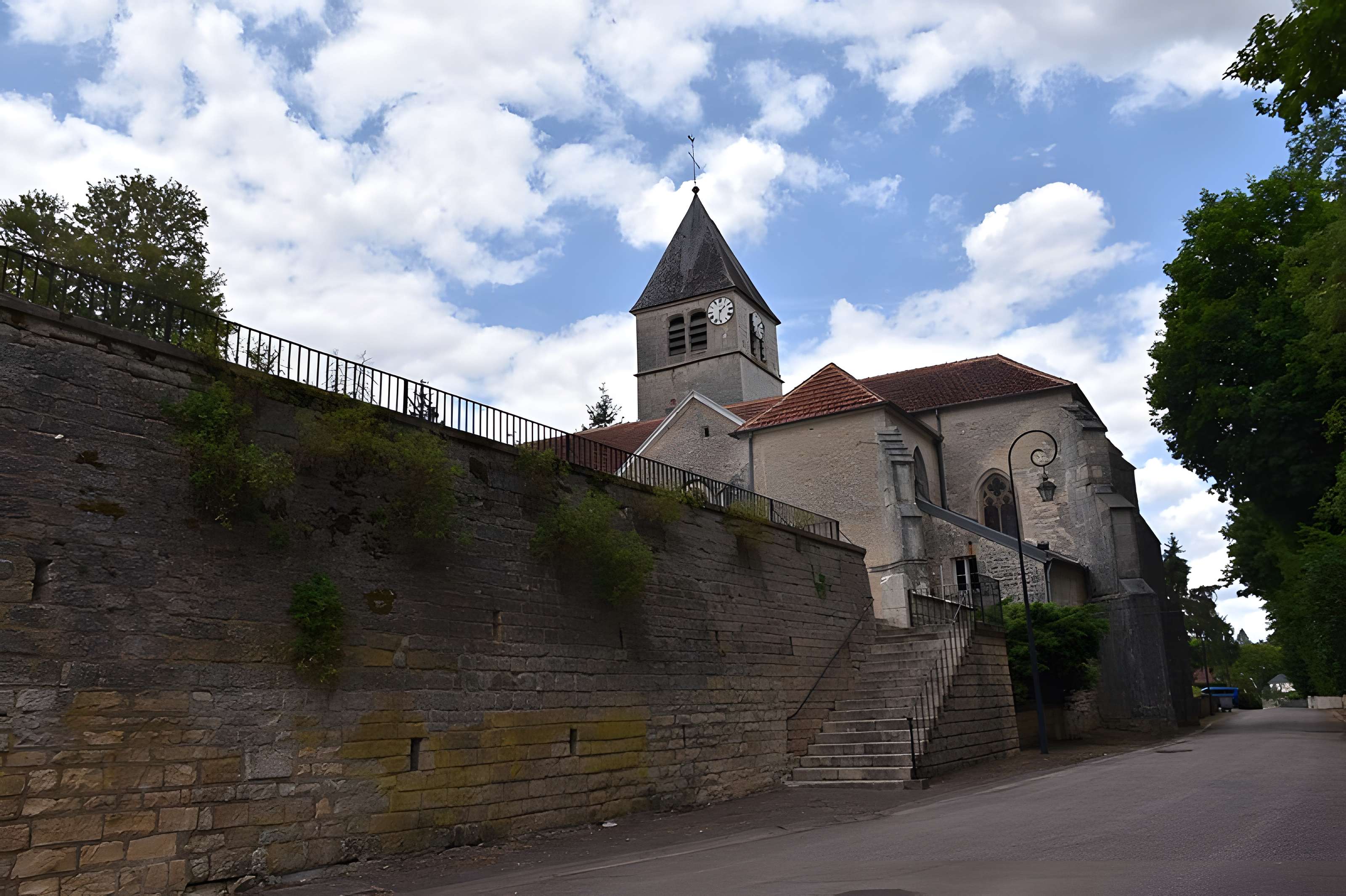 Église Saint-Pierre-Saint-Paul de Neuilly-sur-Suize