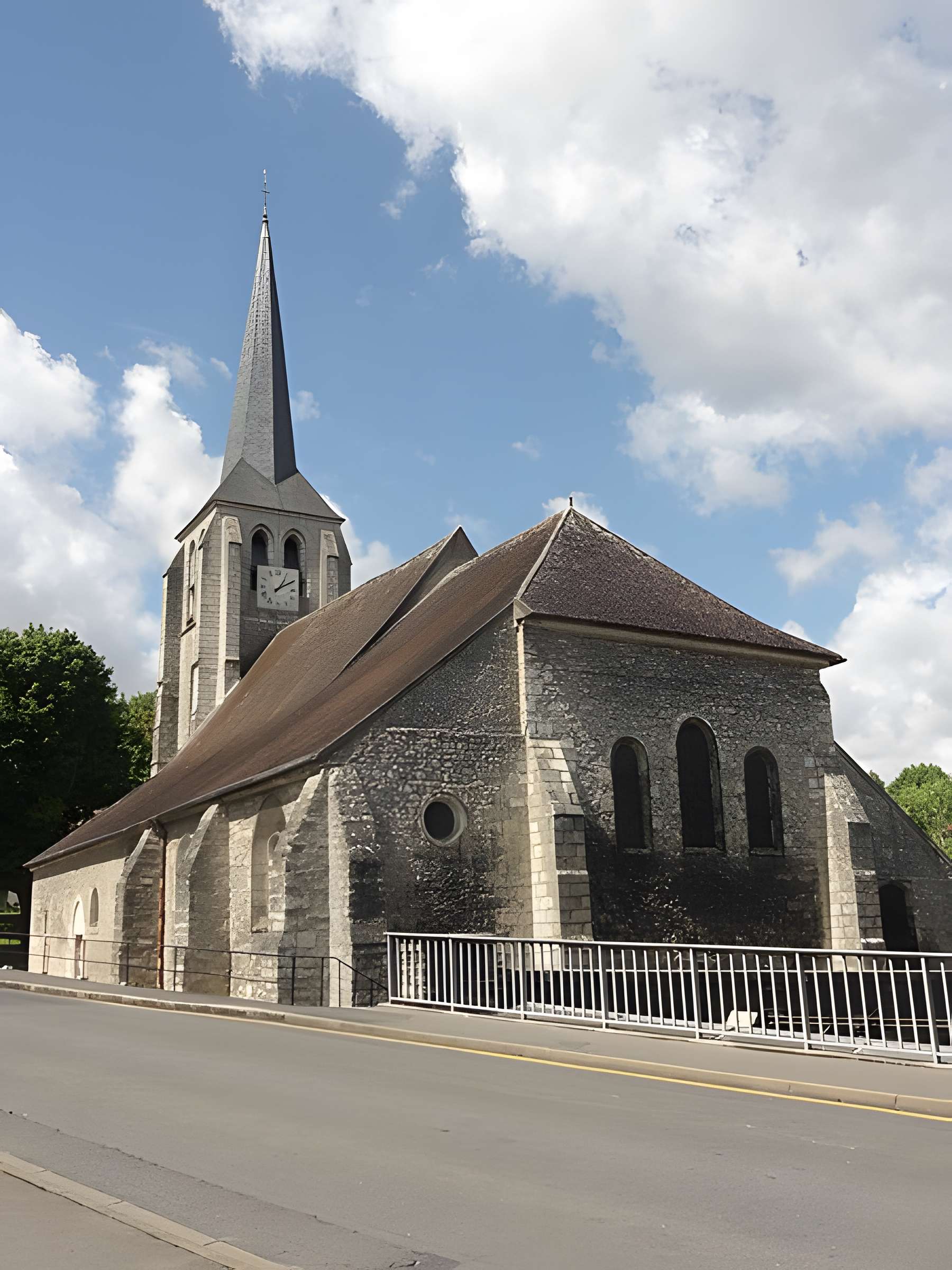 Église Saint-Pierre-Saint-Paul de Saint-Pierre-lès-Nemours