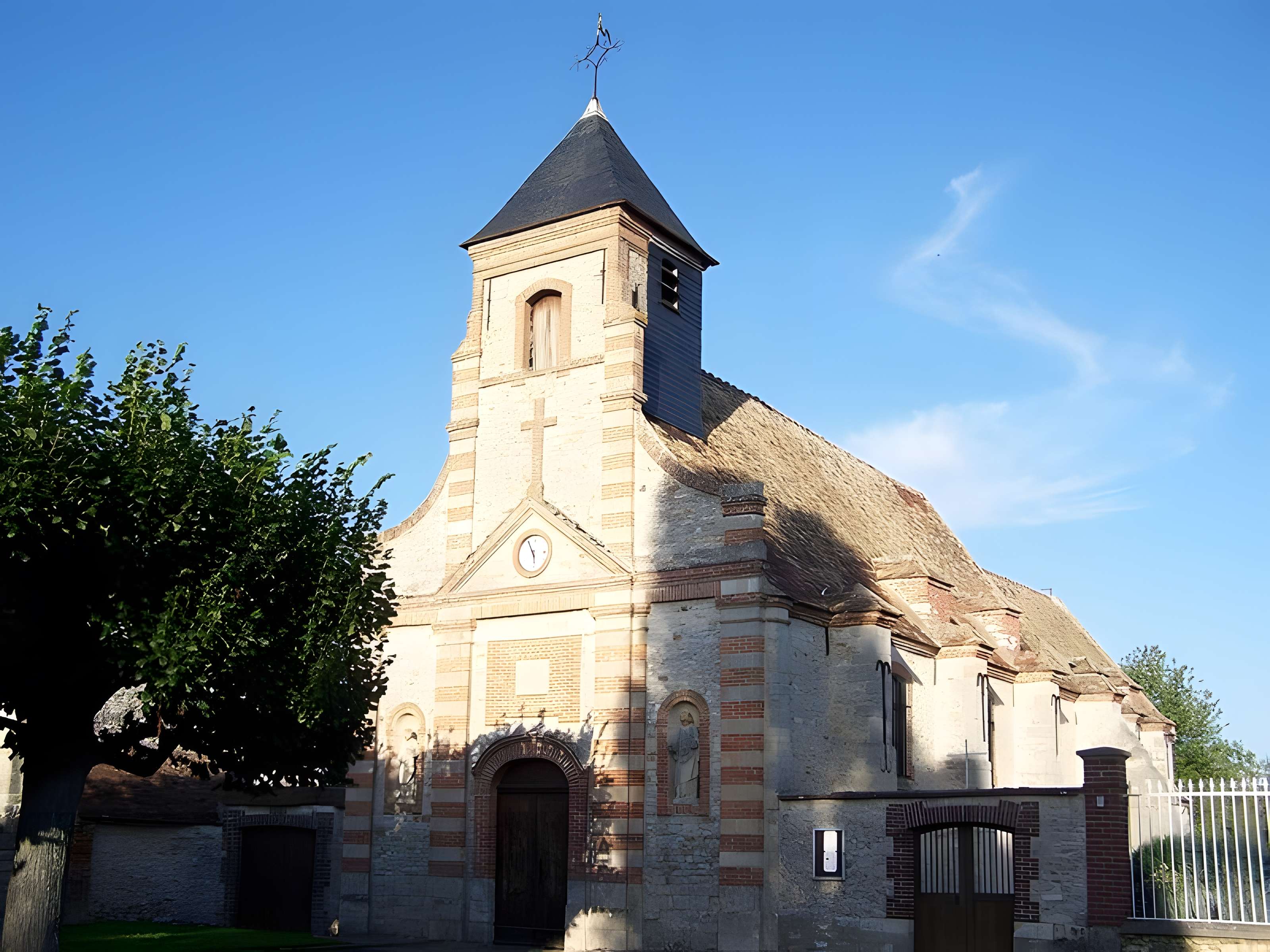 Église Saint-Pierre-Saint-Paul de Saulx-Marchais 