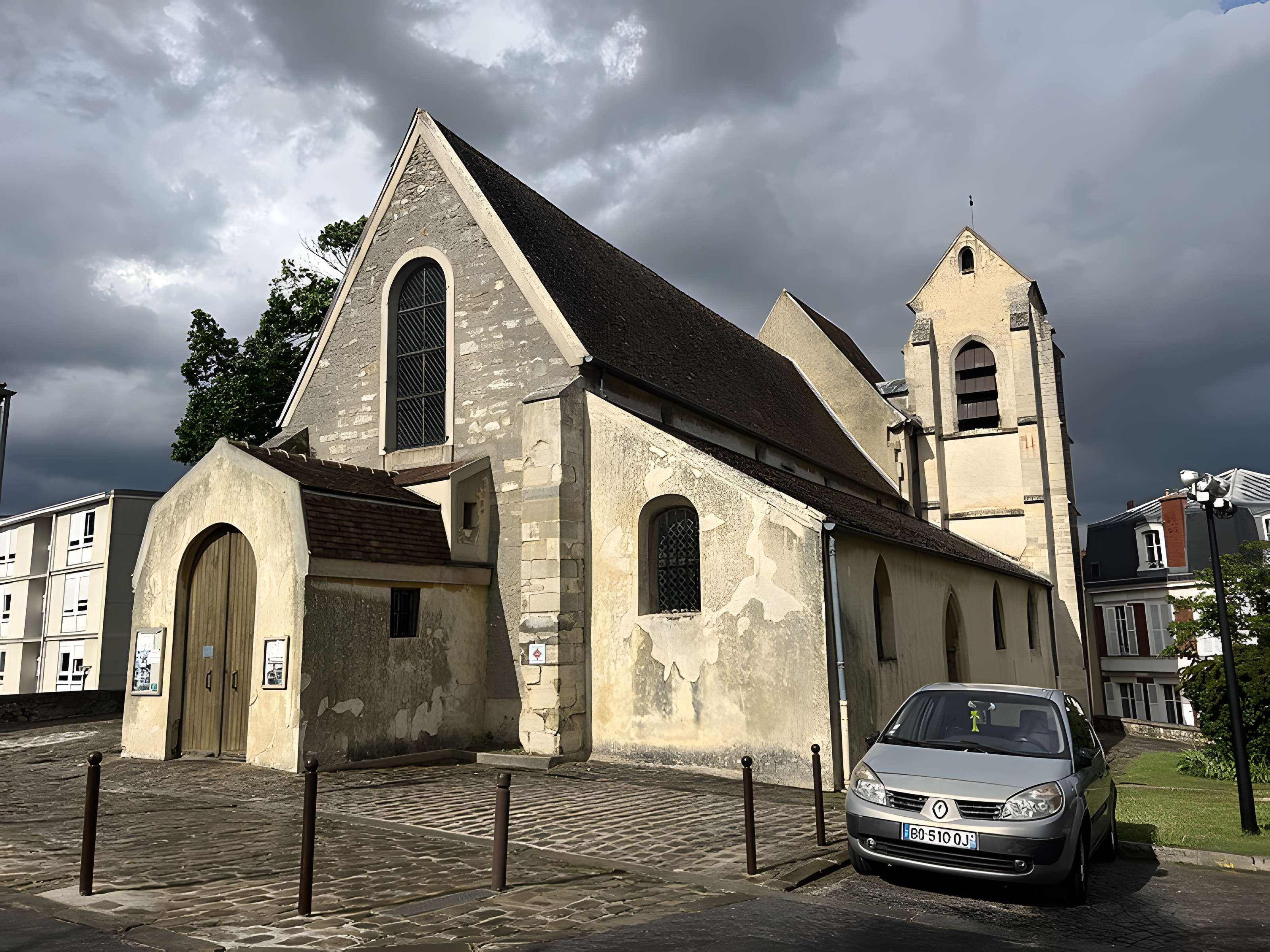 Église Saint-Pierre-Saint-Paul de Villeneuve-le-Roi