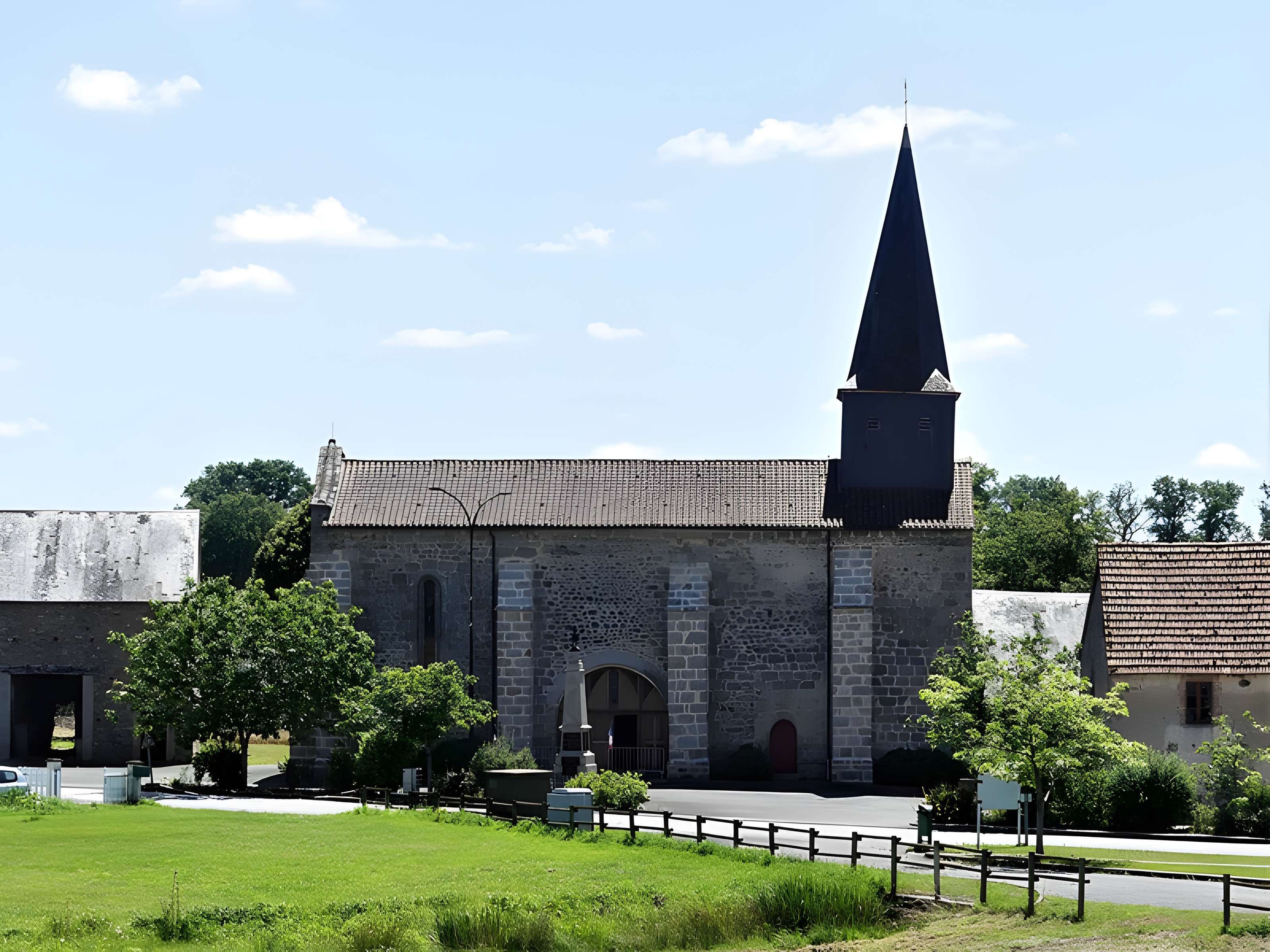 Église Saint-Priest de Saint-Priest-la-Plaine