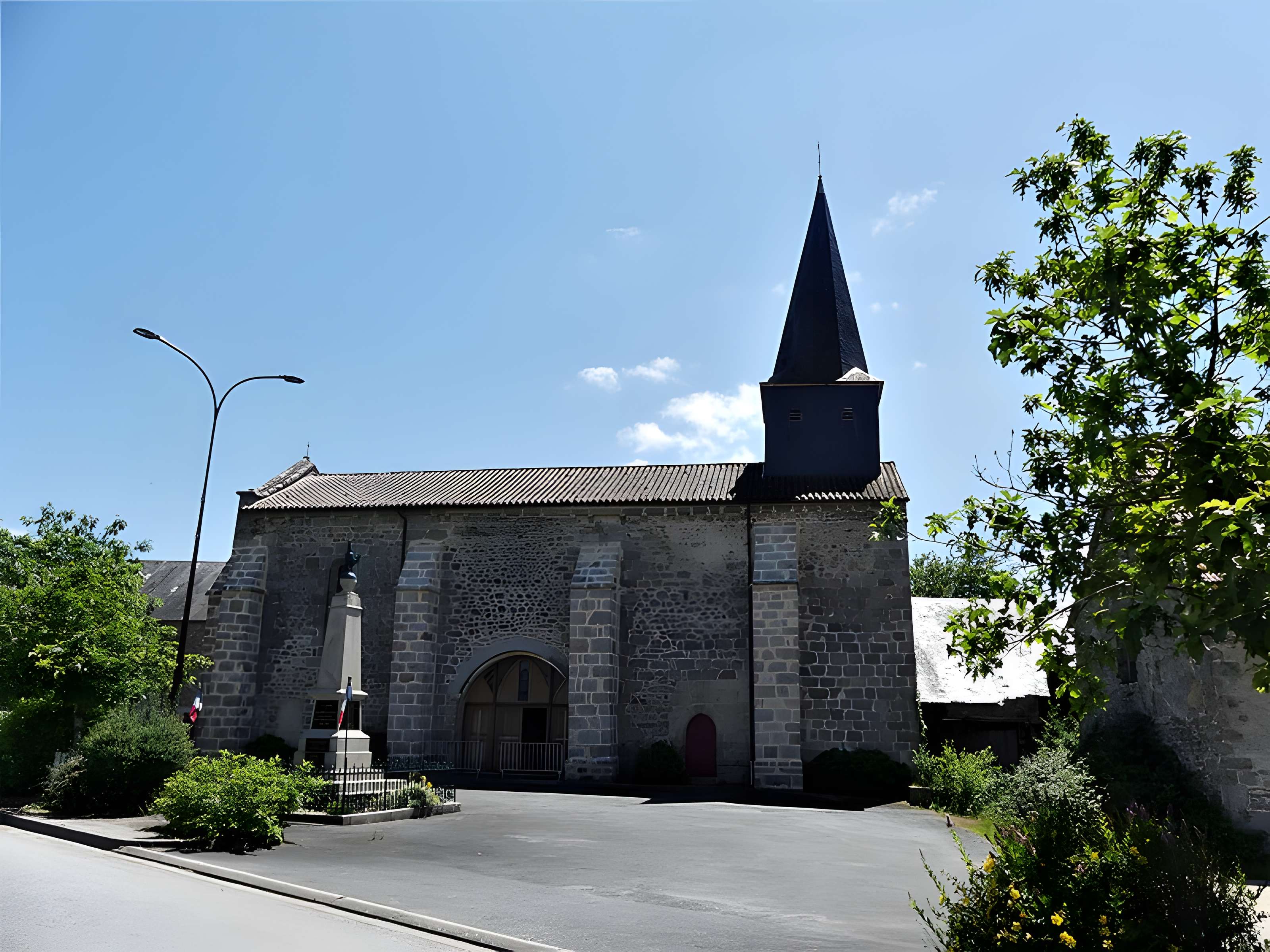 Église Saint-Priest de Saint-Priest-la-Plaine