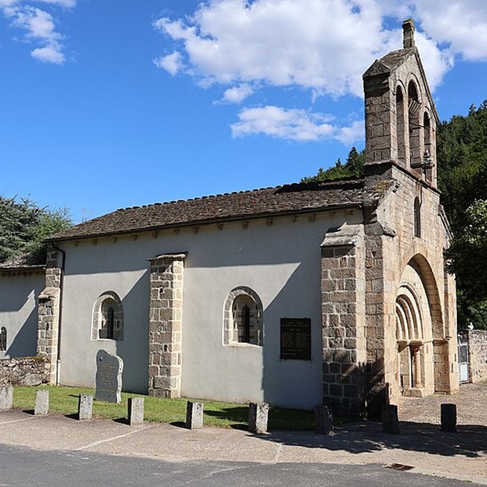 Photo de Église Saint-Privat de Laval-Atger et croix