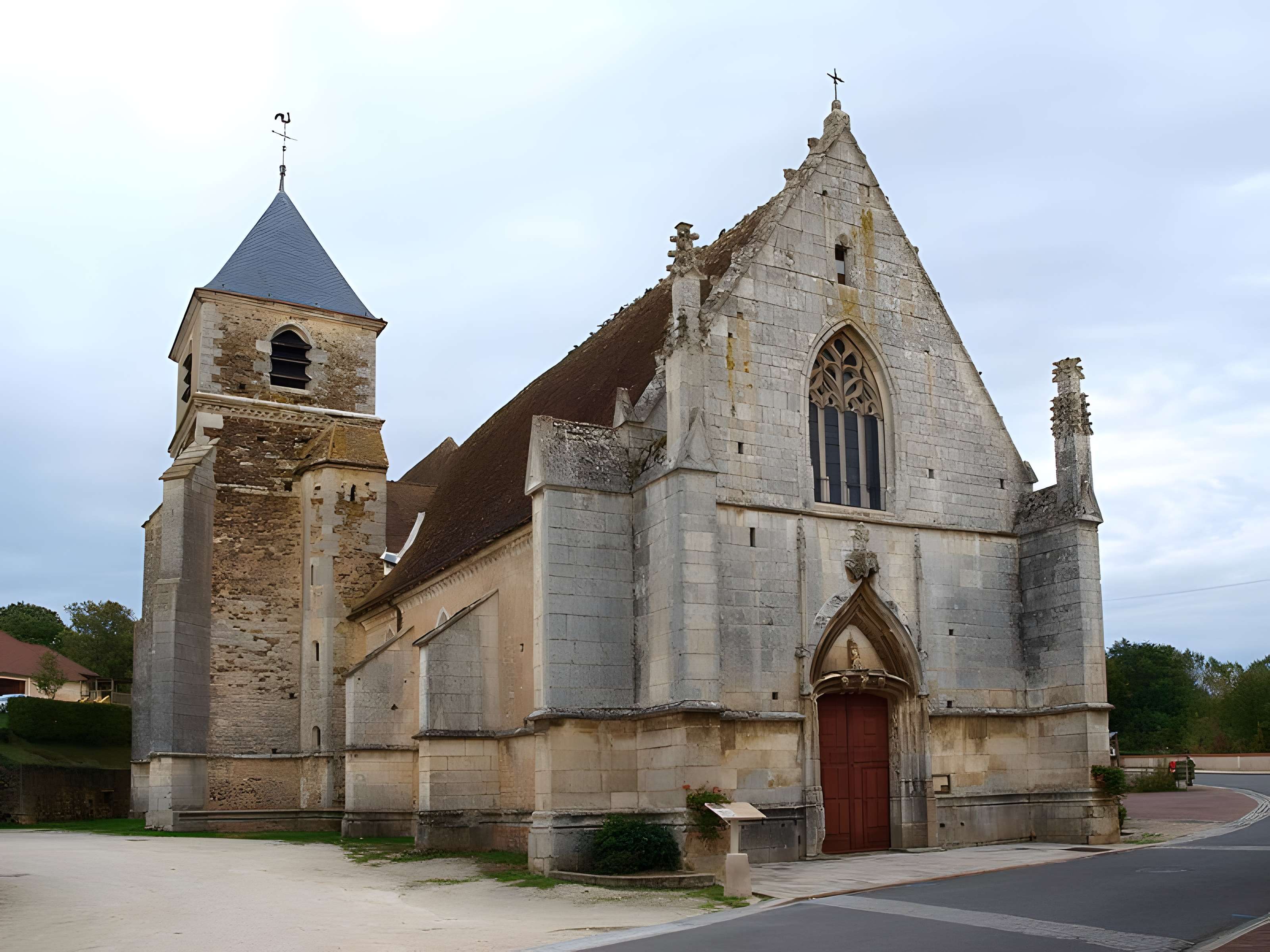 Église Saint-Prix de Saints 