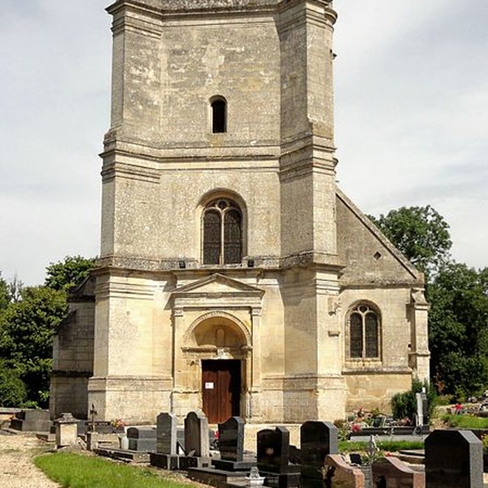Photo de Église Saint-Quentin de Nucourt et croix