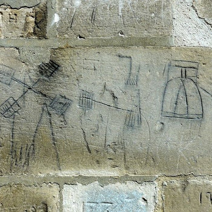 Photo de Église Saint-Quentin de Nucourt et croix