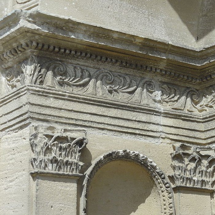 Photo de Église Saint-Quentin de Nucourt et croix