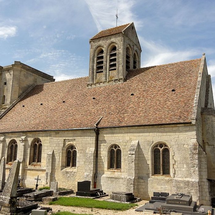 Photo de Église Saint-Quentin de Nucourt et croix