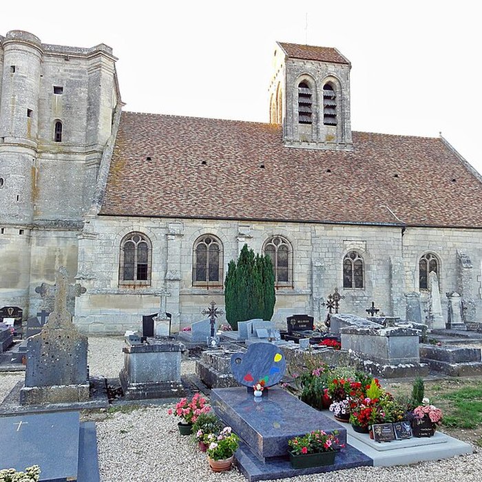 Photo de Église Saint-Quentin de Nucourt et croix