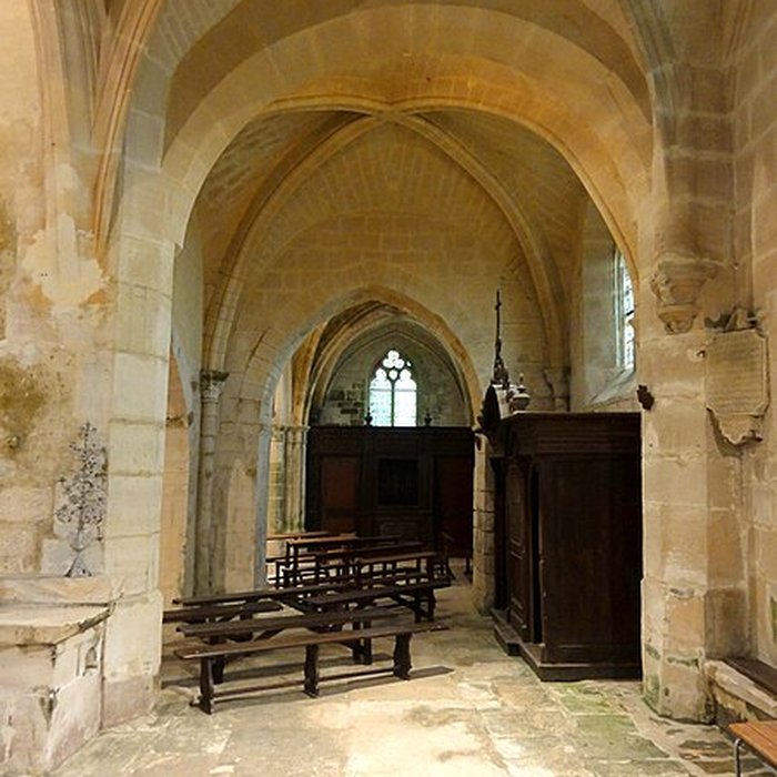 Photo de Église Saint-Quentin de Nucourt et croix