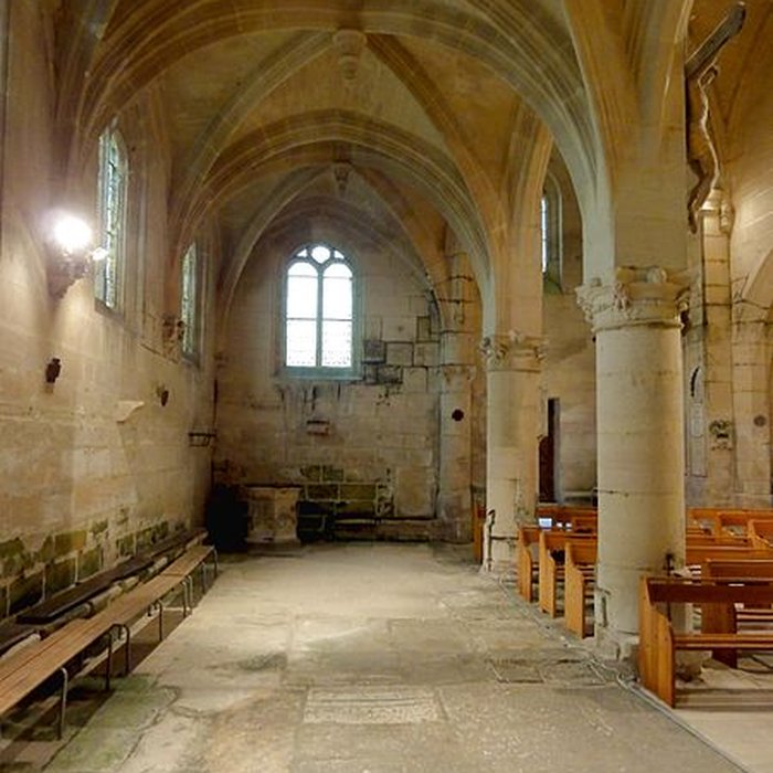 Photo de Église Saint-Quentin de Nucourt et croix