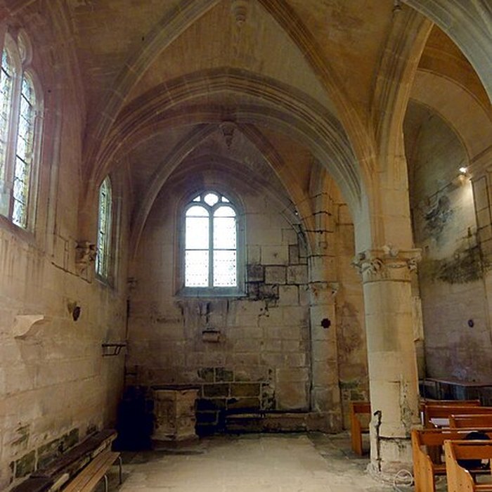 Photo de Église Saint-Quentin de Nucourt et croix